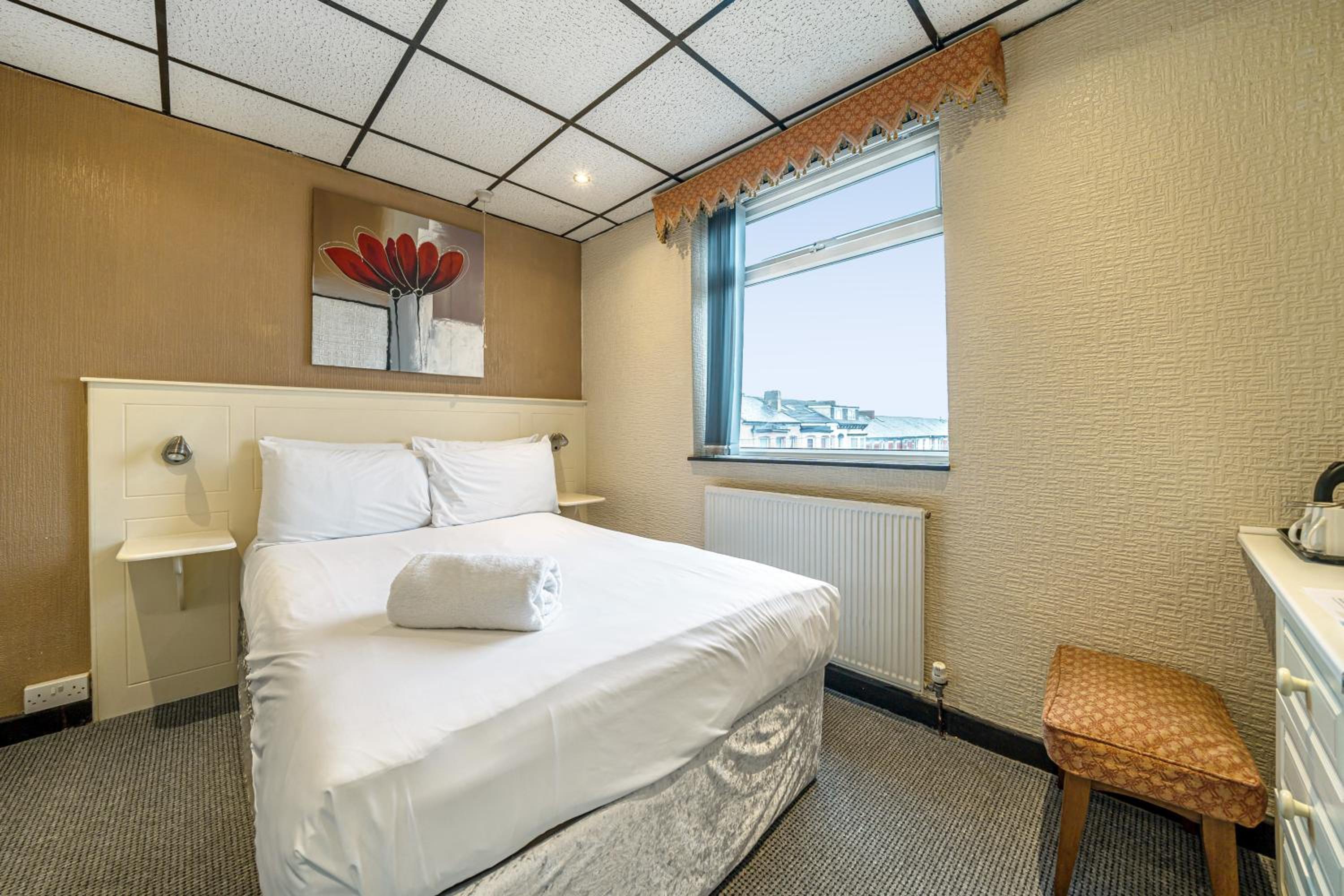 Double Room - Disability Access - Photo 1