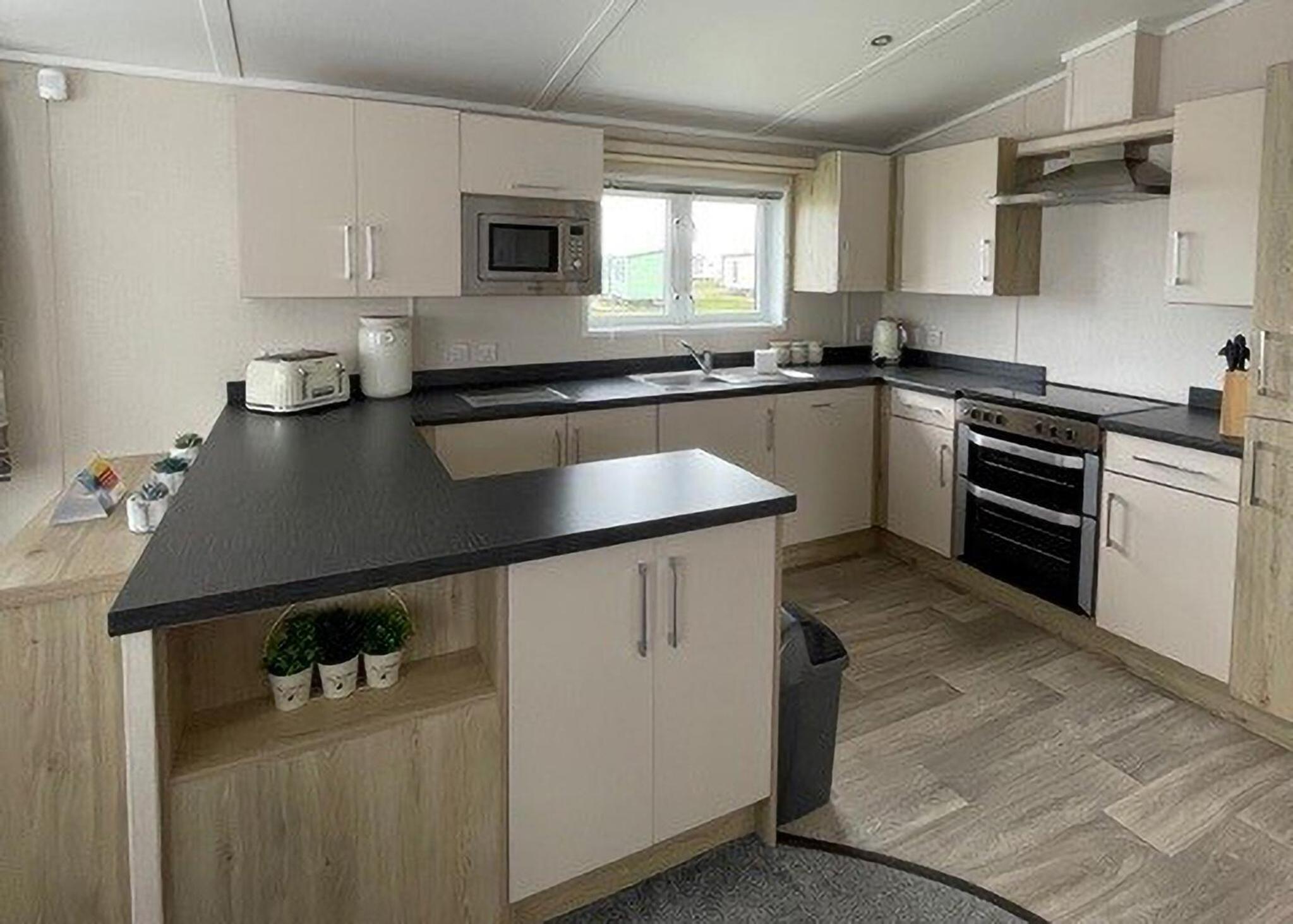 Three-Bedroom House photo 2