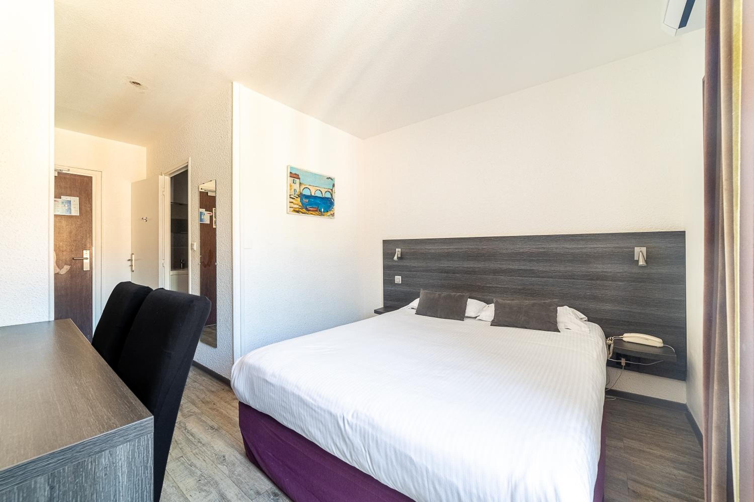 Double Room - Photo 3