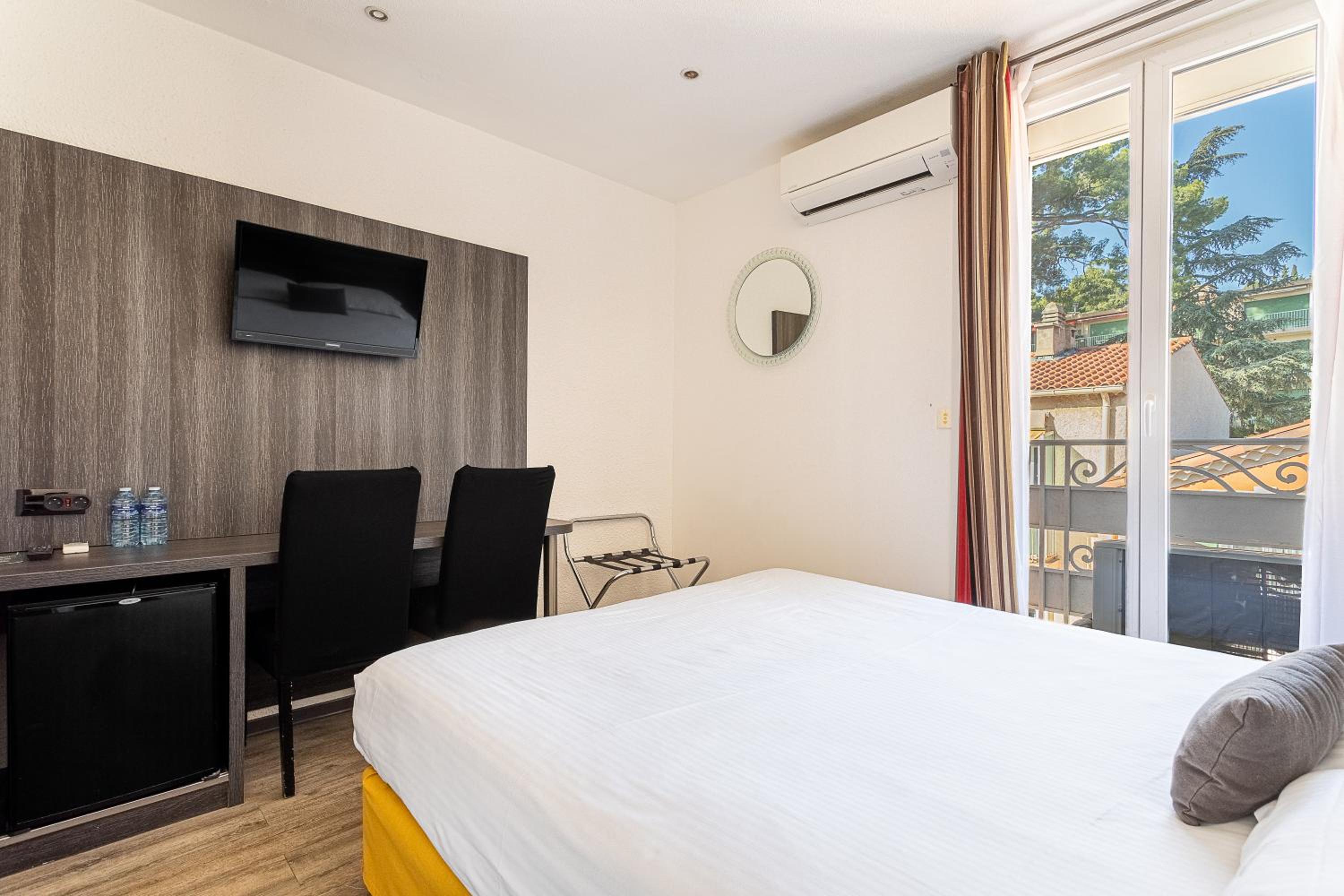 Double Room - Photo 4