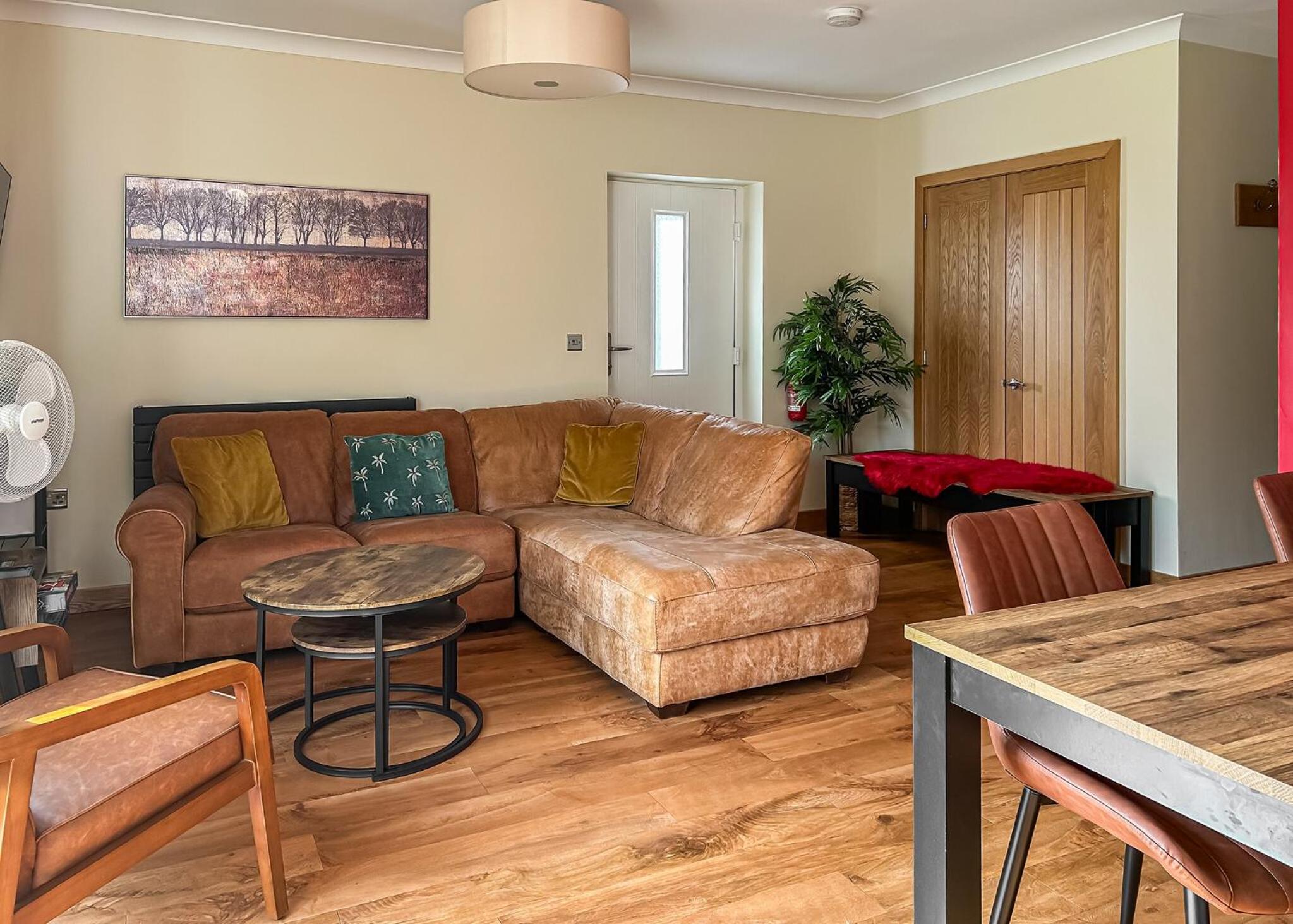 Three-Bedroom House photo 3