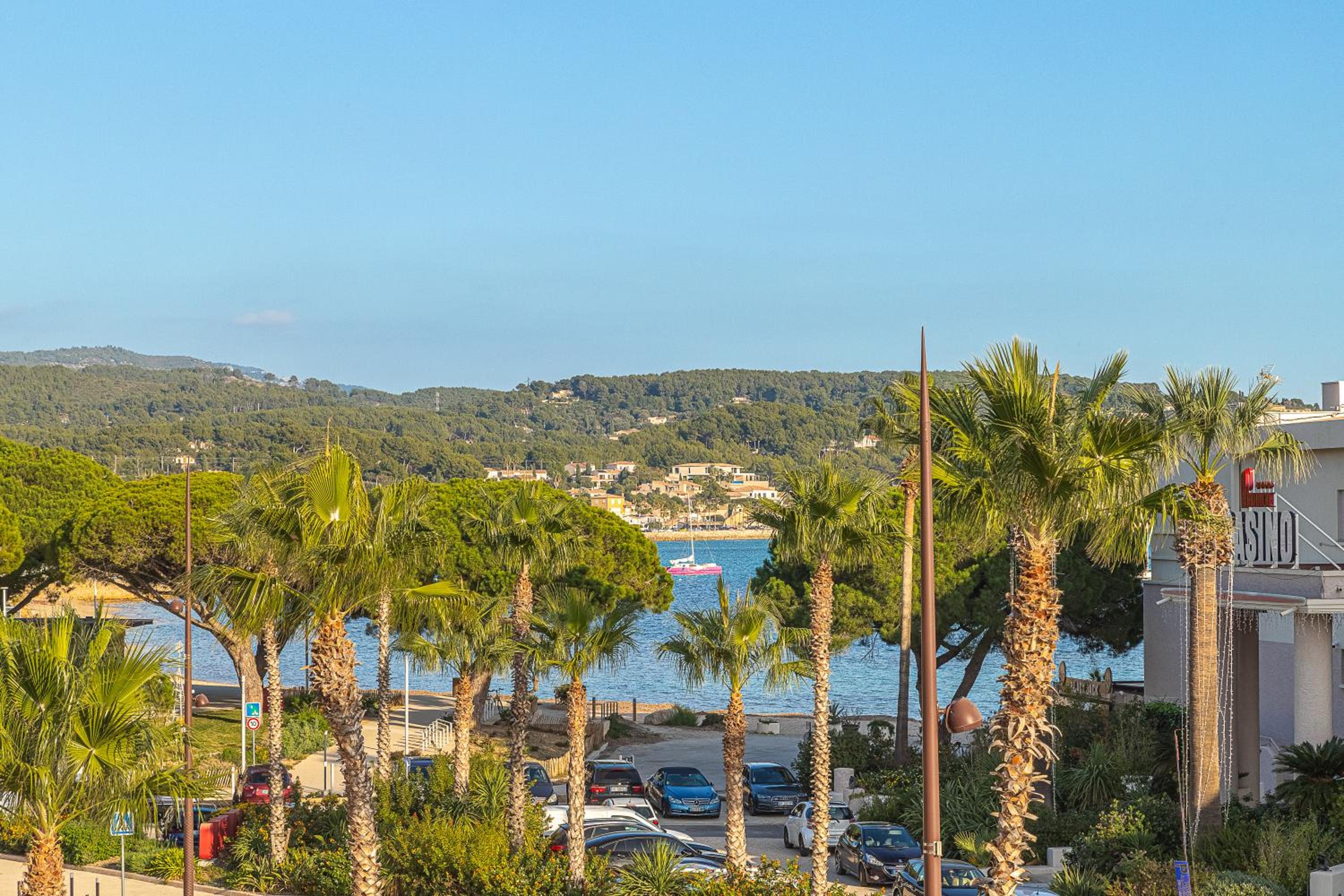 Double Room with Sea View - Photo 4