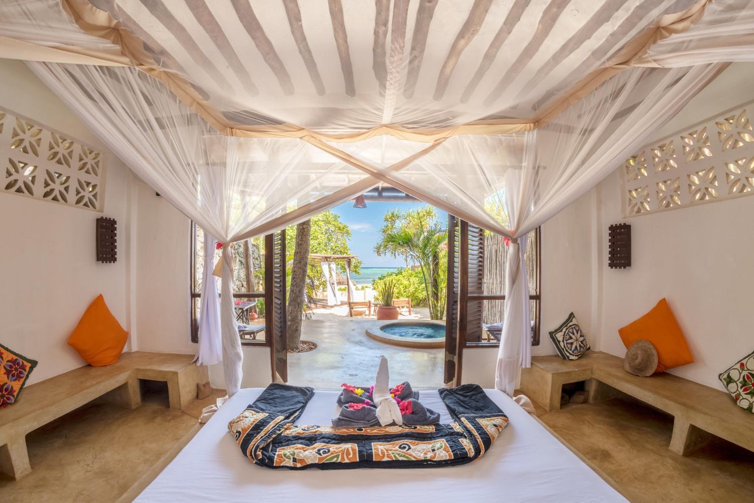 Honeymoon Ocean Suite with Plunge Pool photo 2