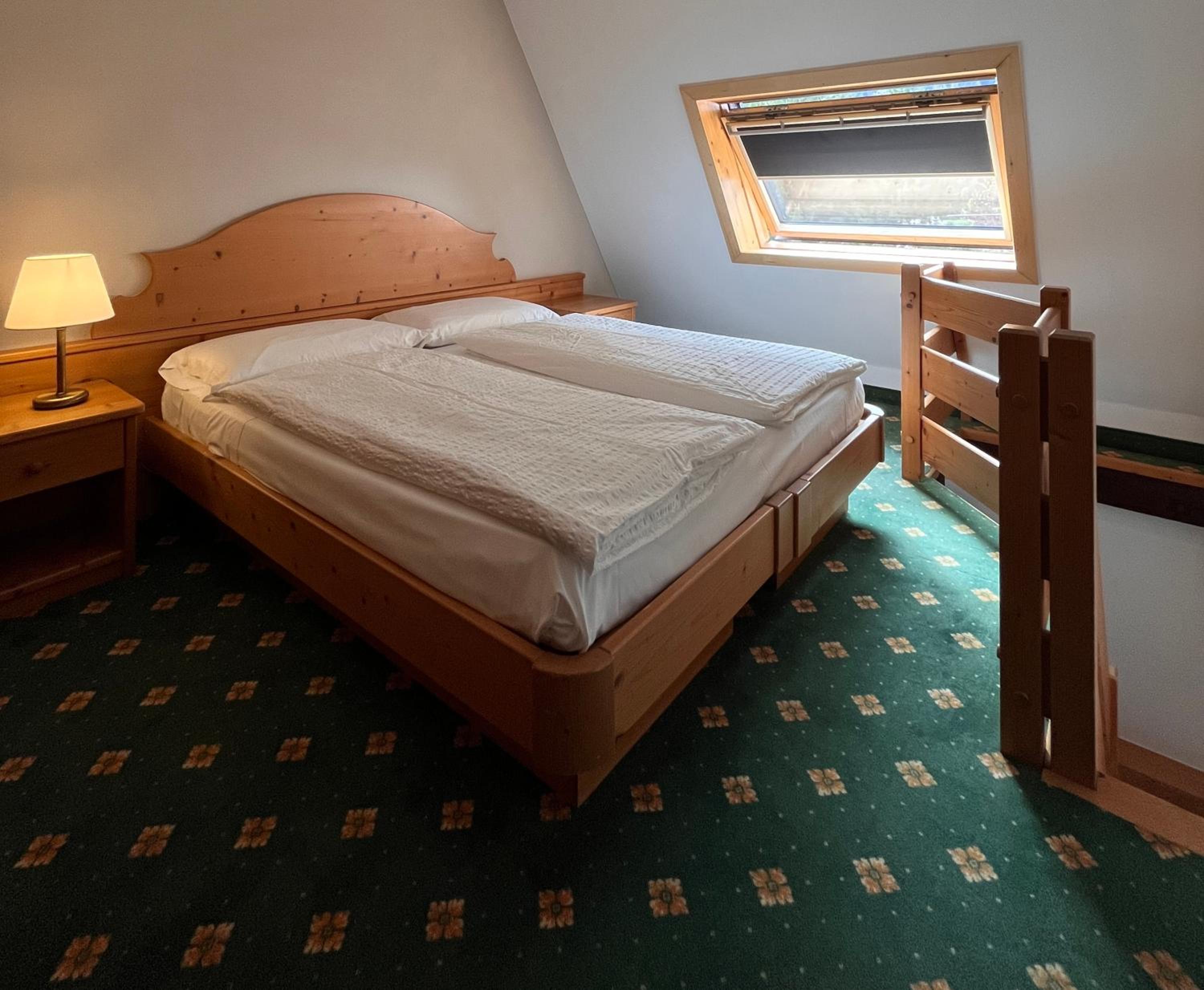Quadruple Room with Balcony - Photo 4