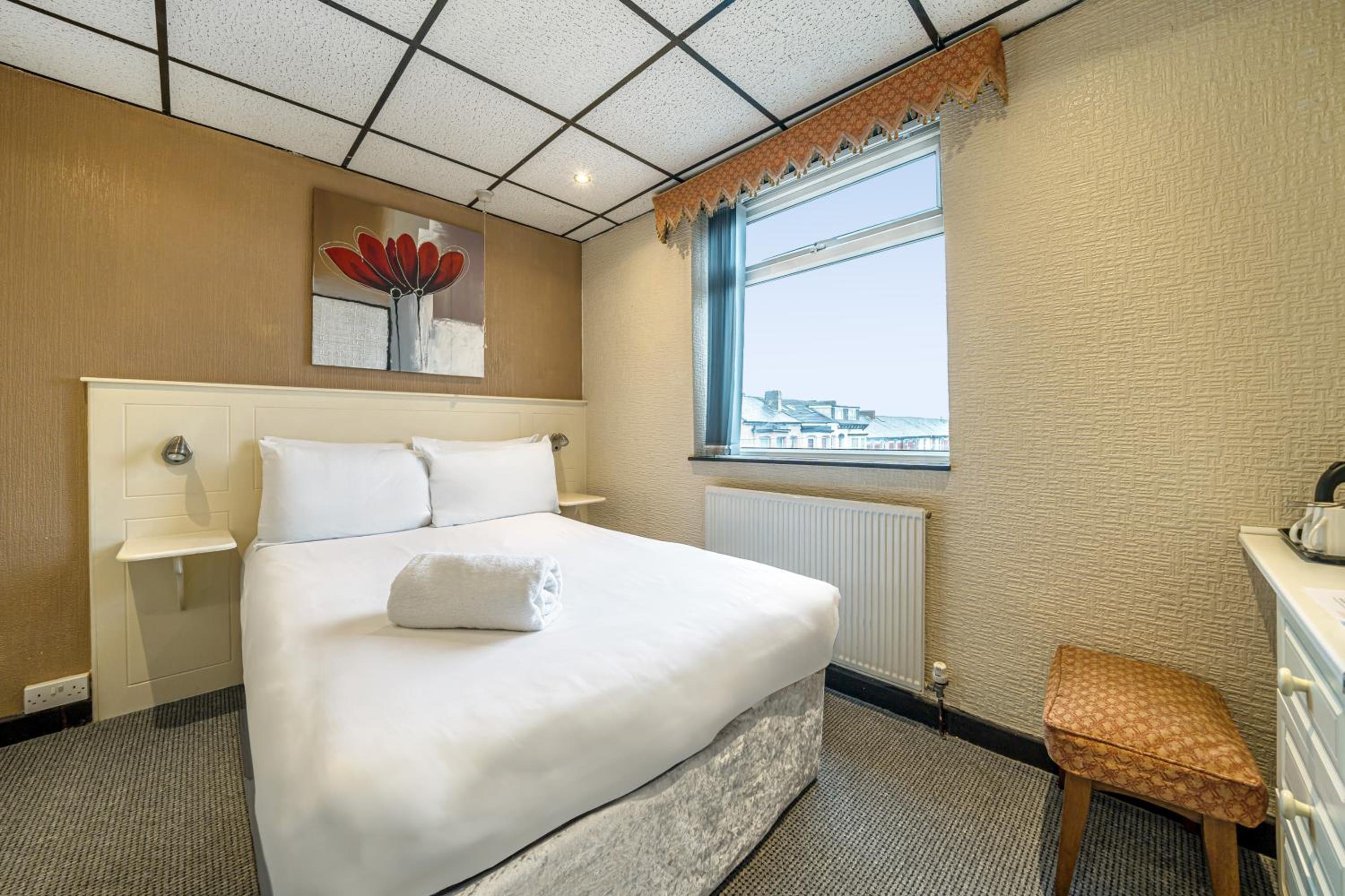 Double Room with Private Bathroom - Photo 4