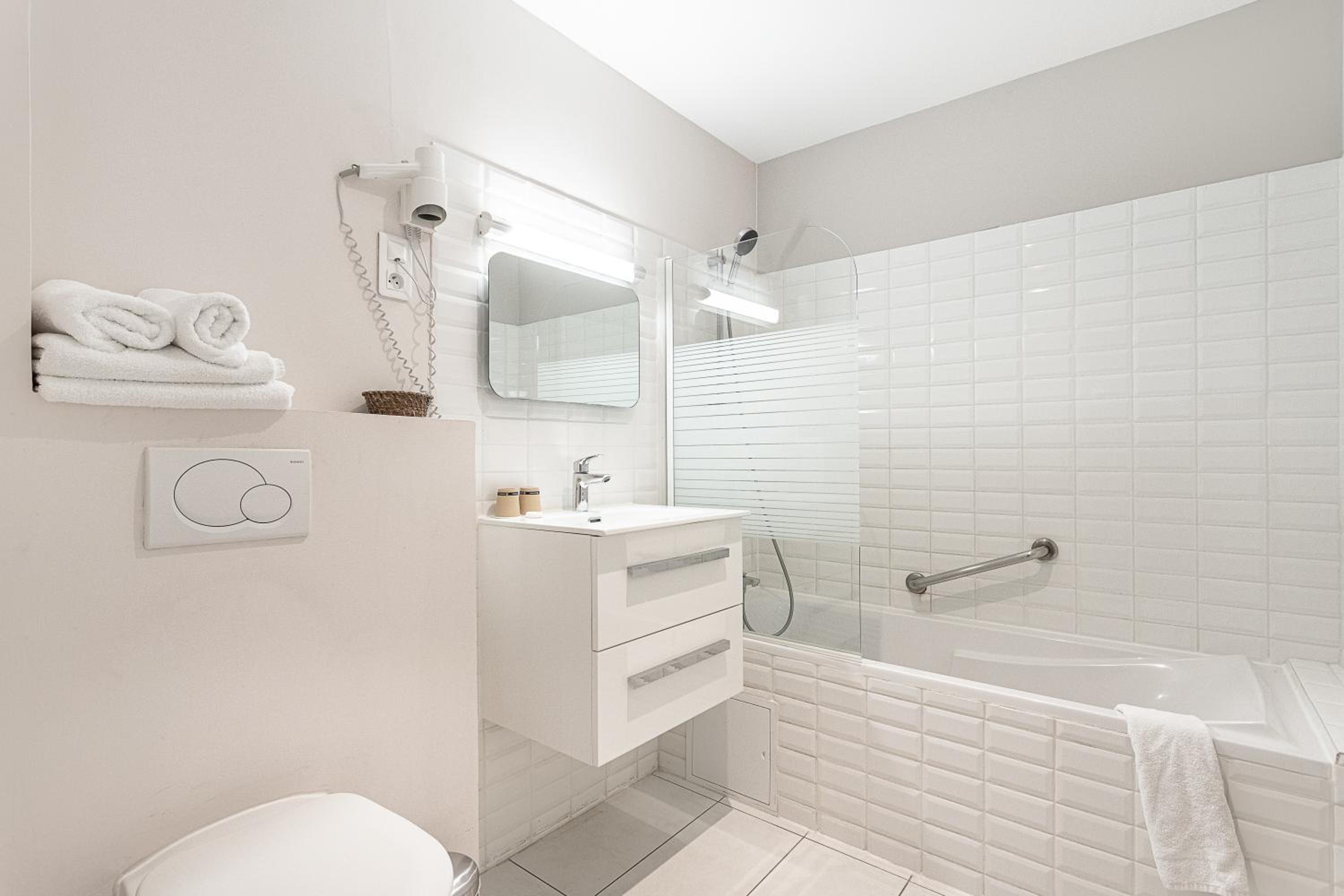 Triple Room with Sea View - Photo 3