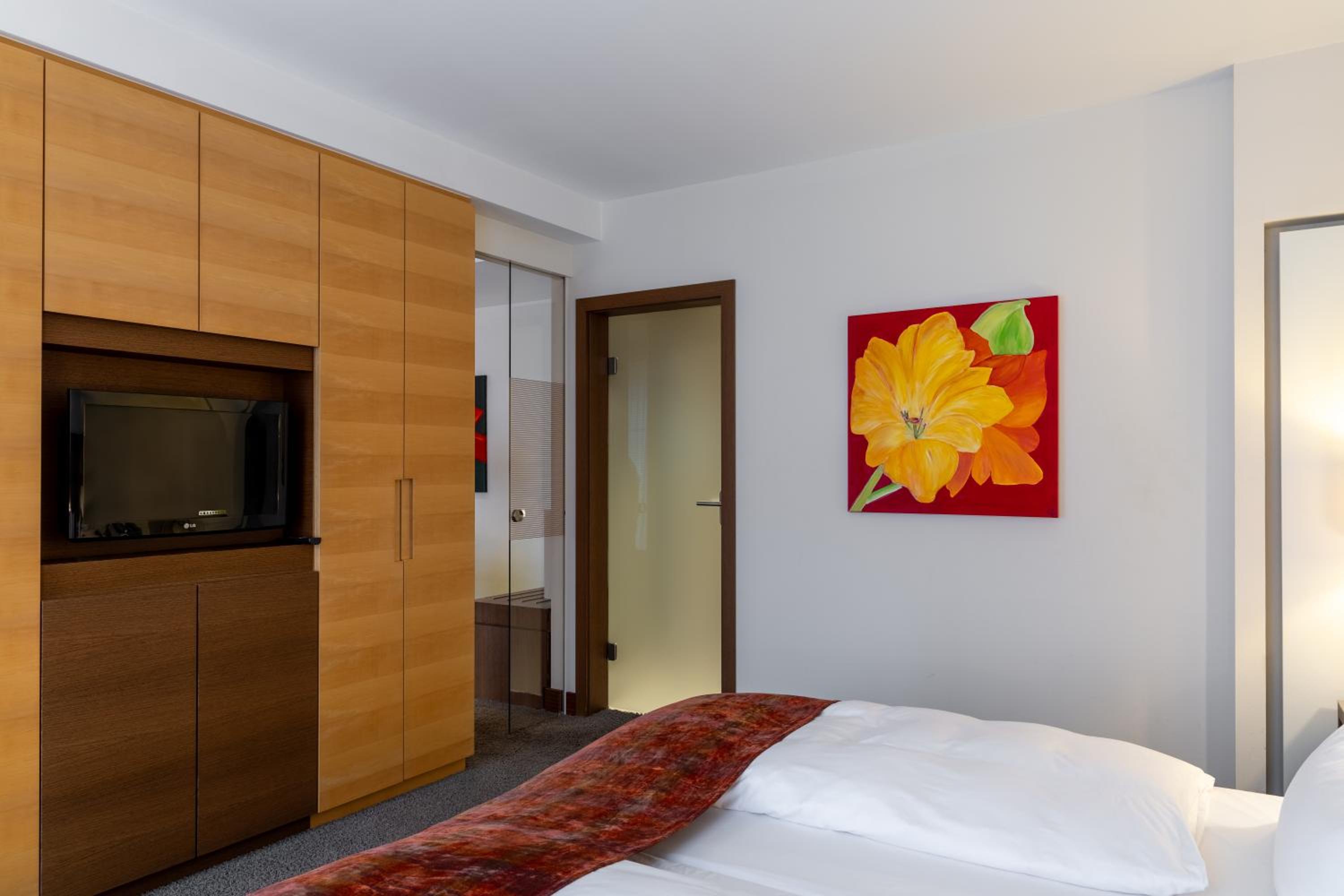 Suite with Balcony photo 1