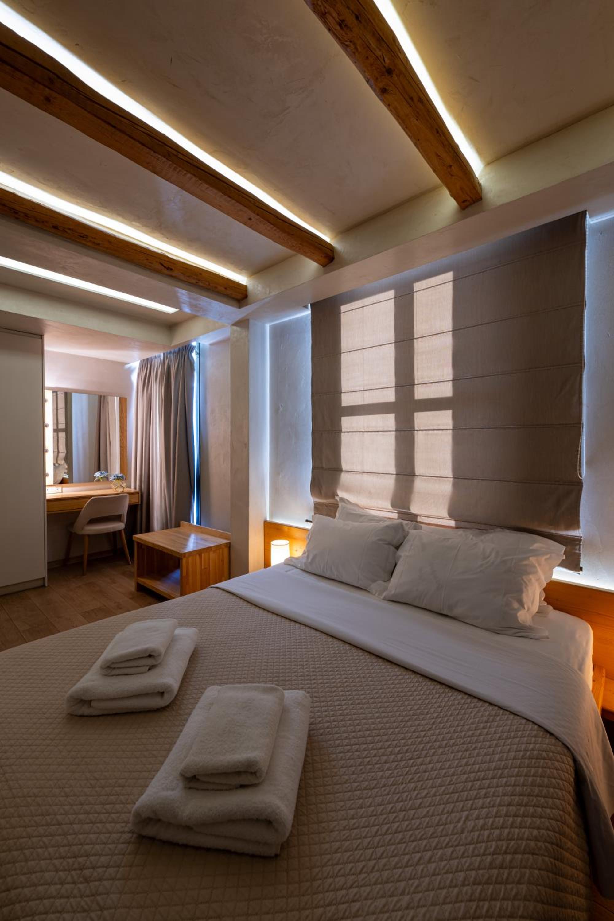Deluxe Sea View Room with Balcony - Photo 14