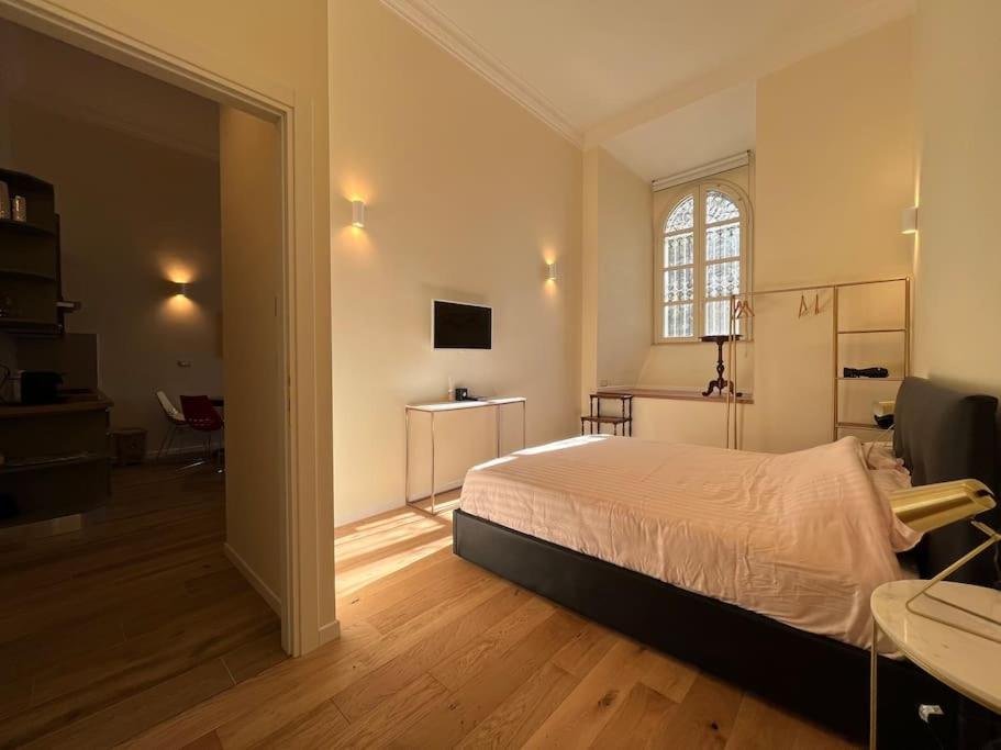 One-Bedroom Apartment photo 3