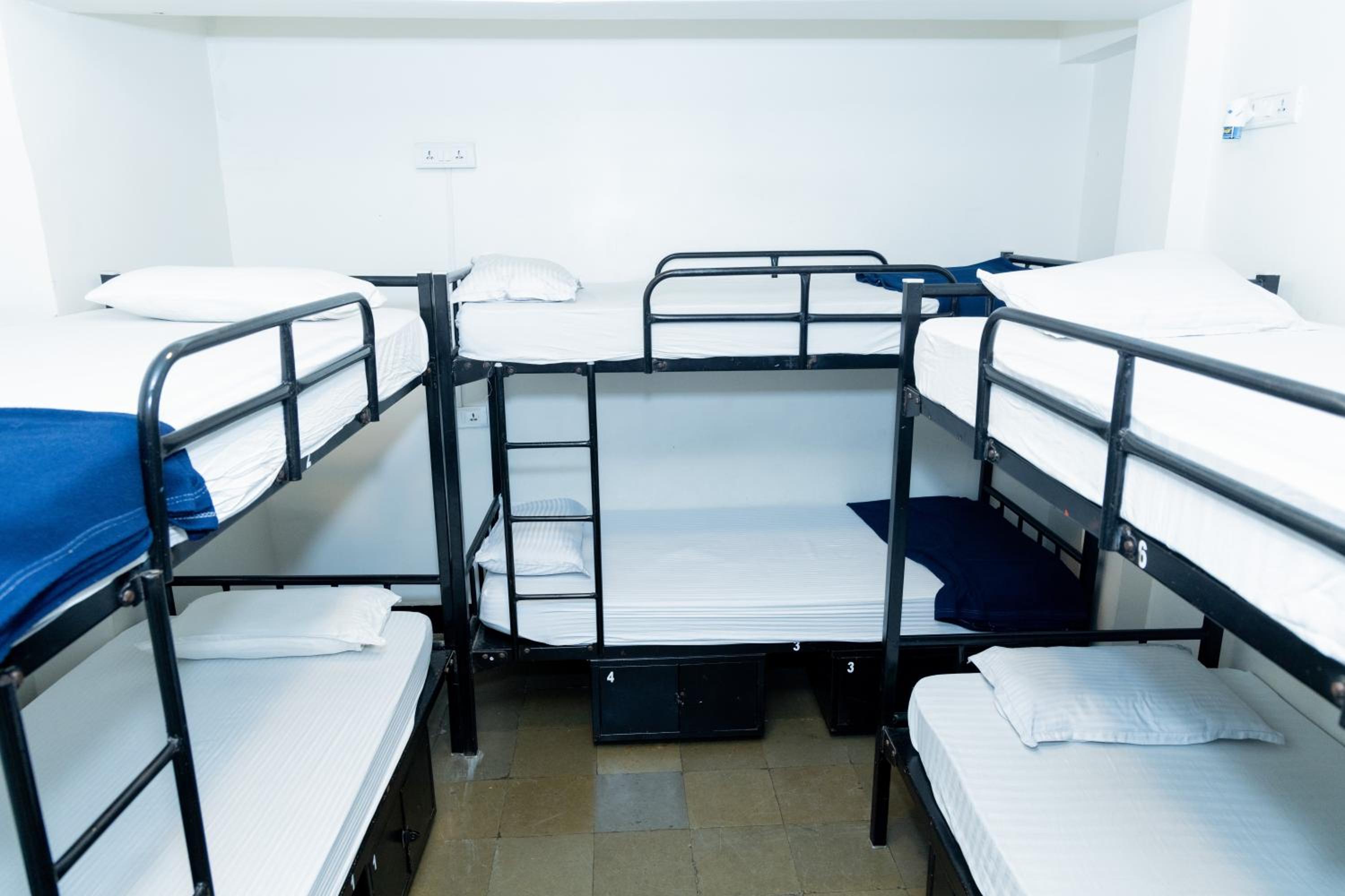 Bed in 6-Bed Mixed Dormitory Room photo 2