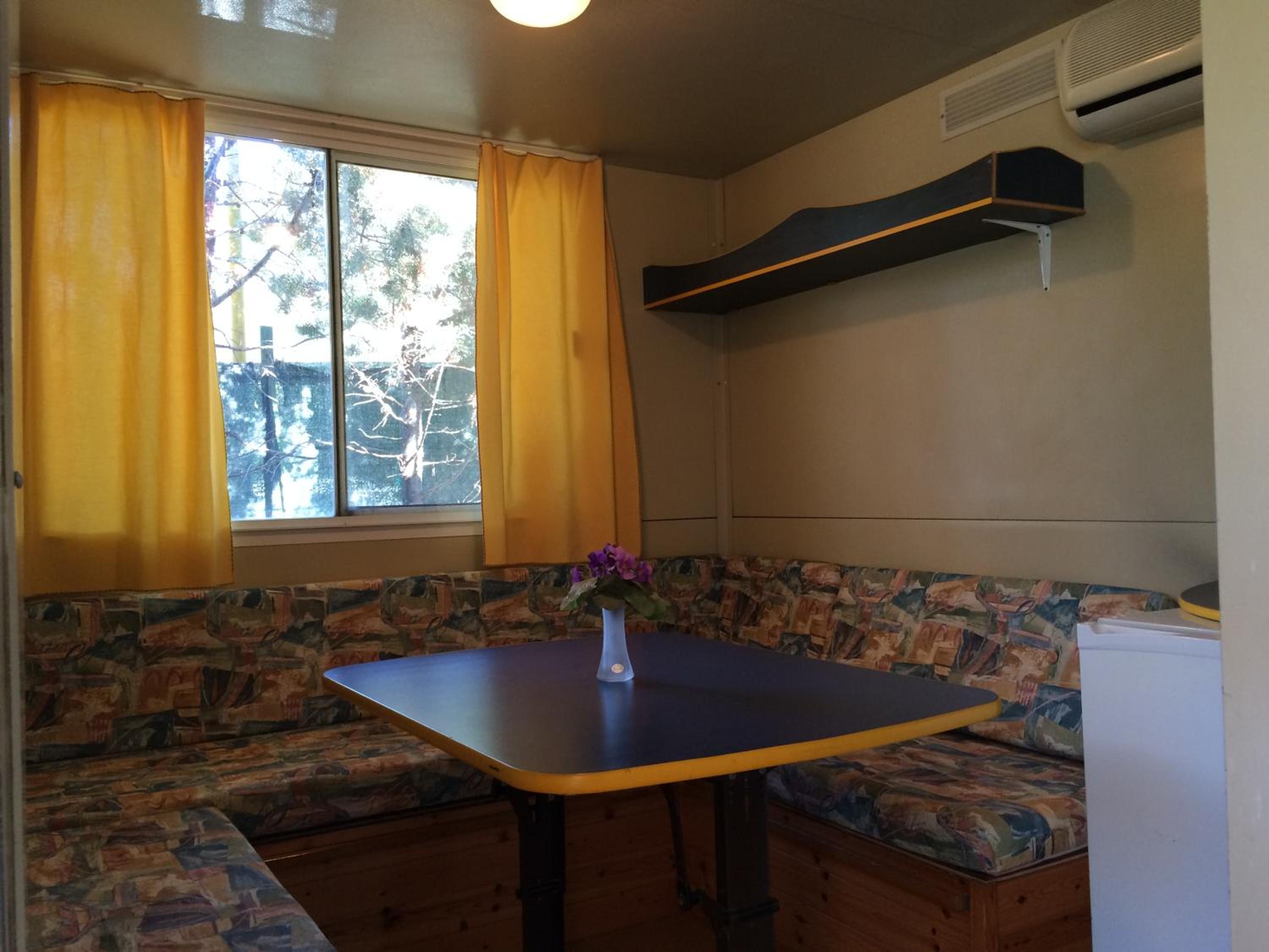 Mobile Home photo 3