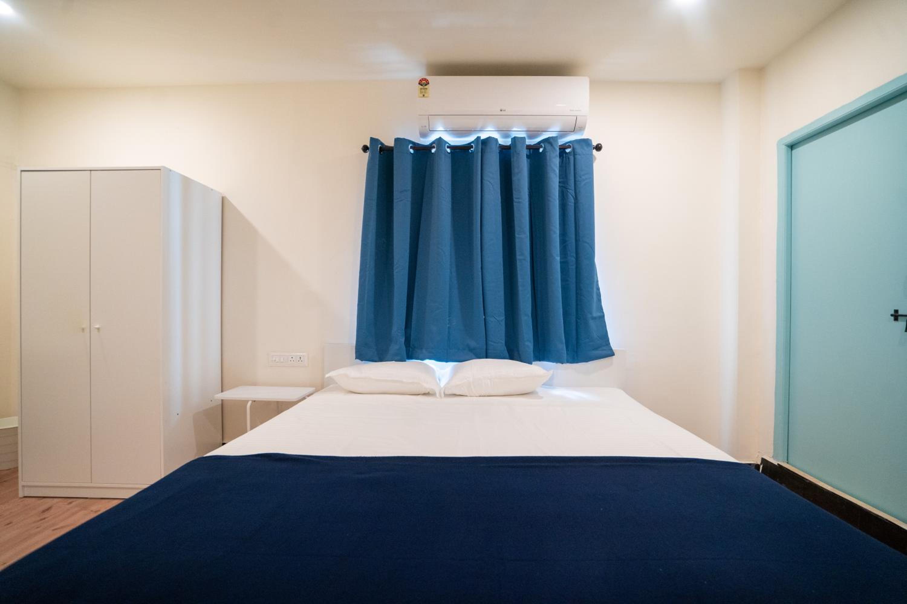 Deluxe King Room photo 2