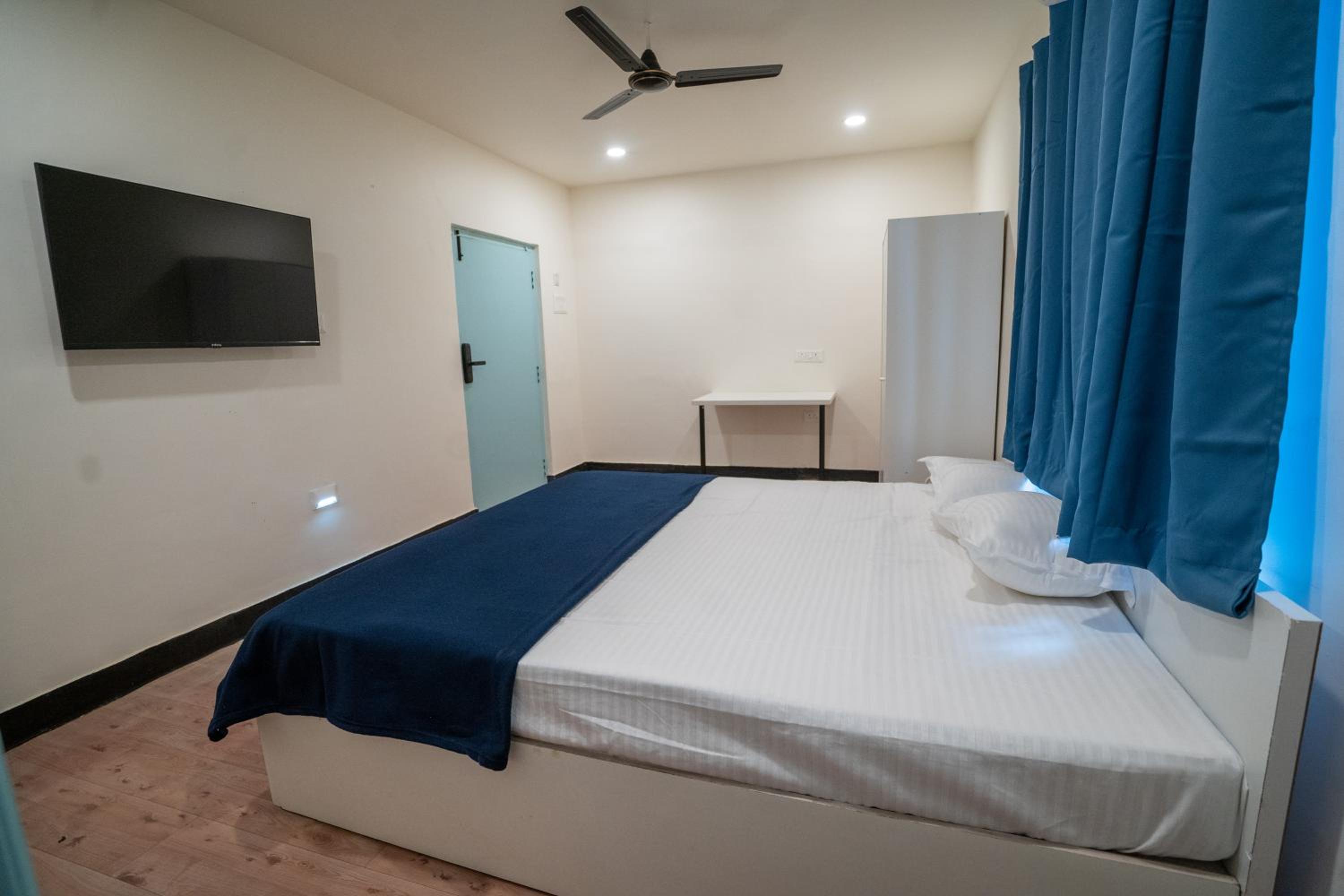 Deluxe King Room photo 3