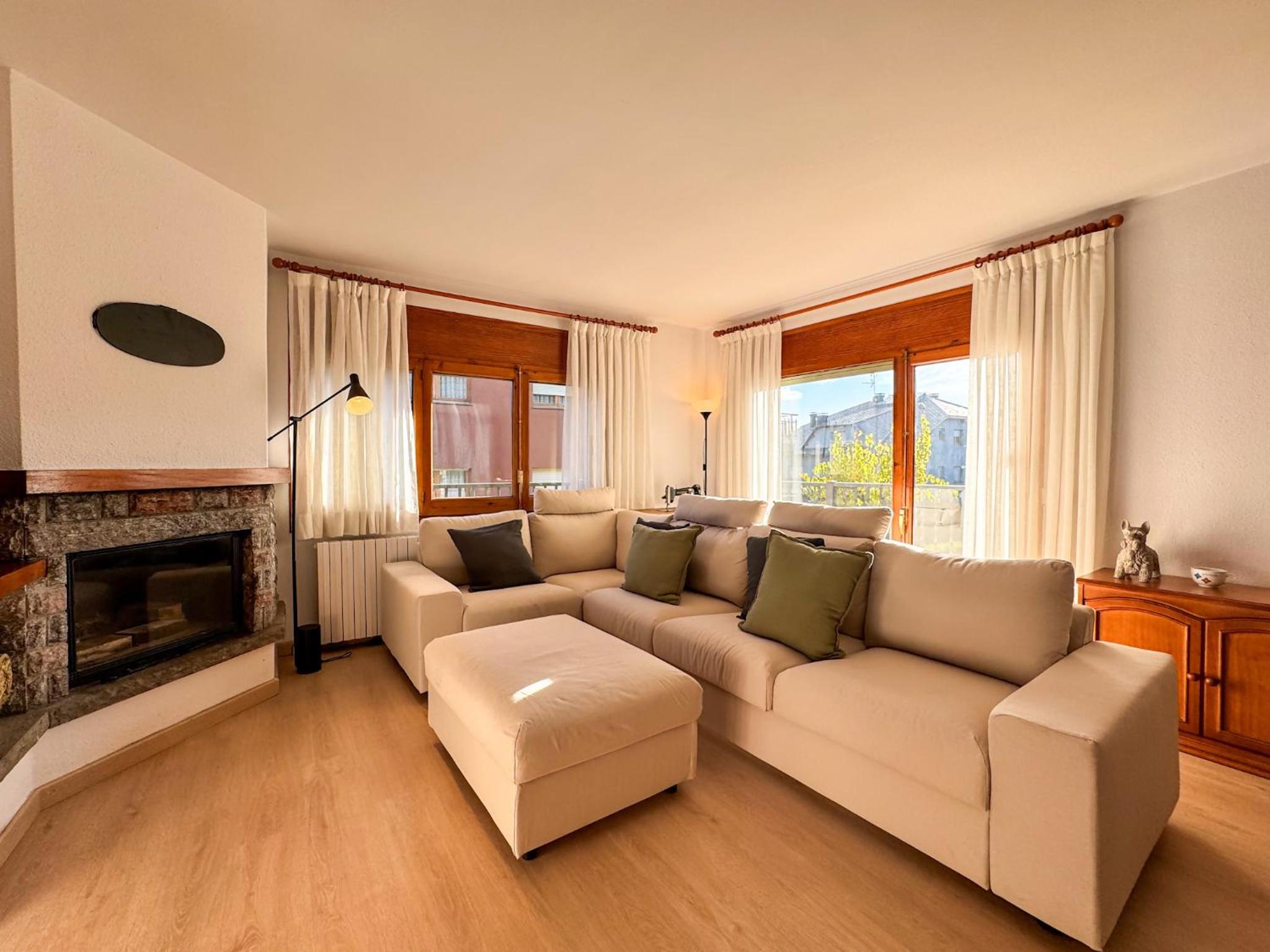 Apartment with Balcony photo 2