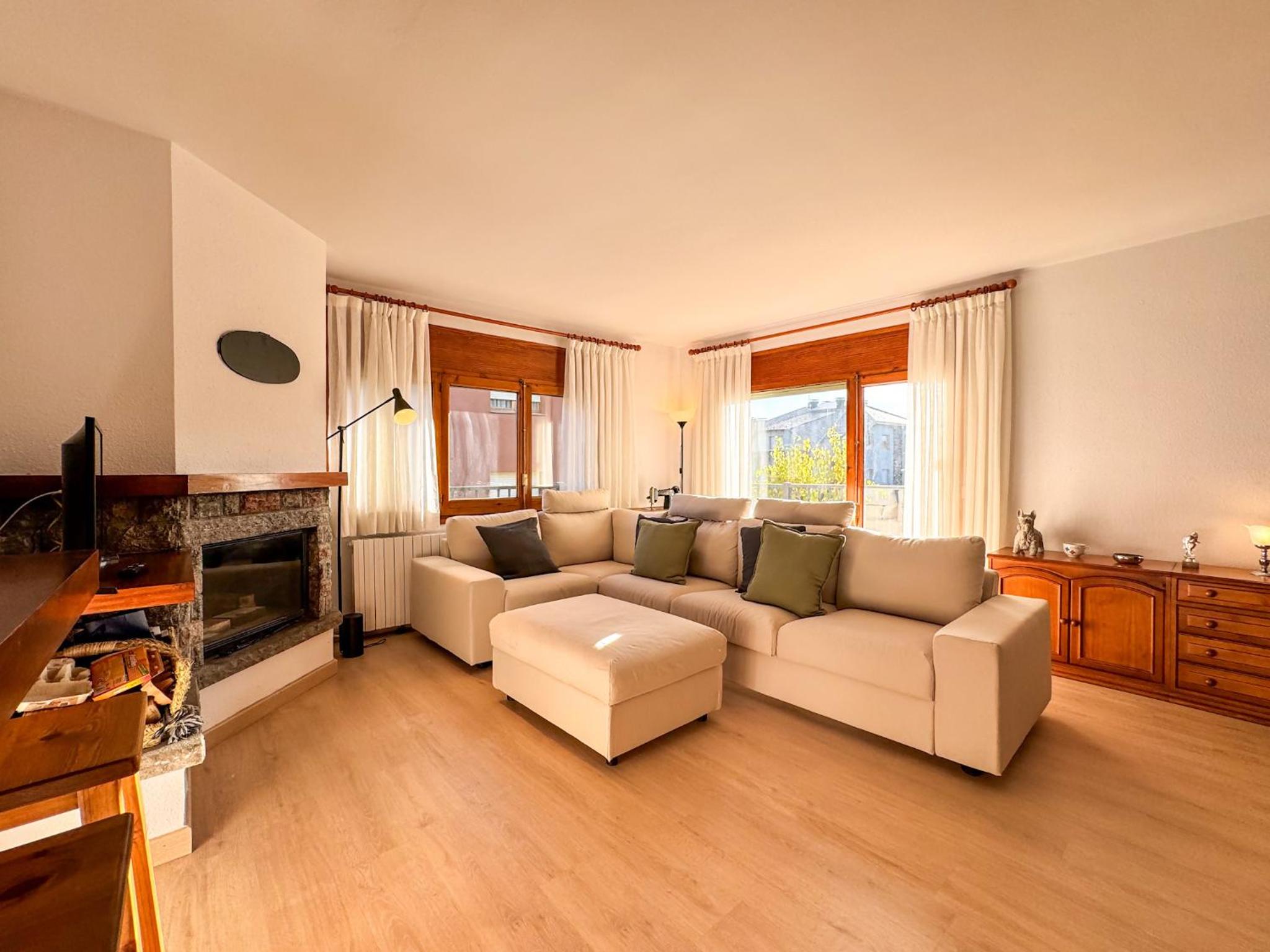 Apartment with Balcony photo 3