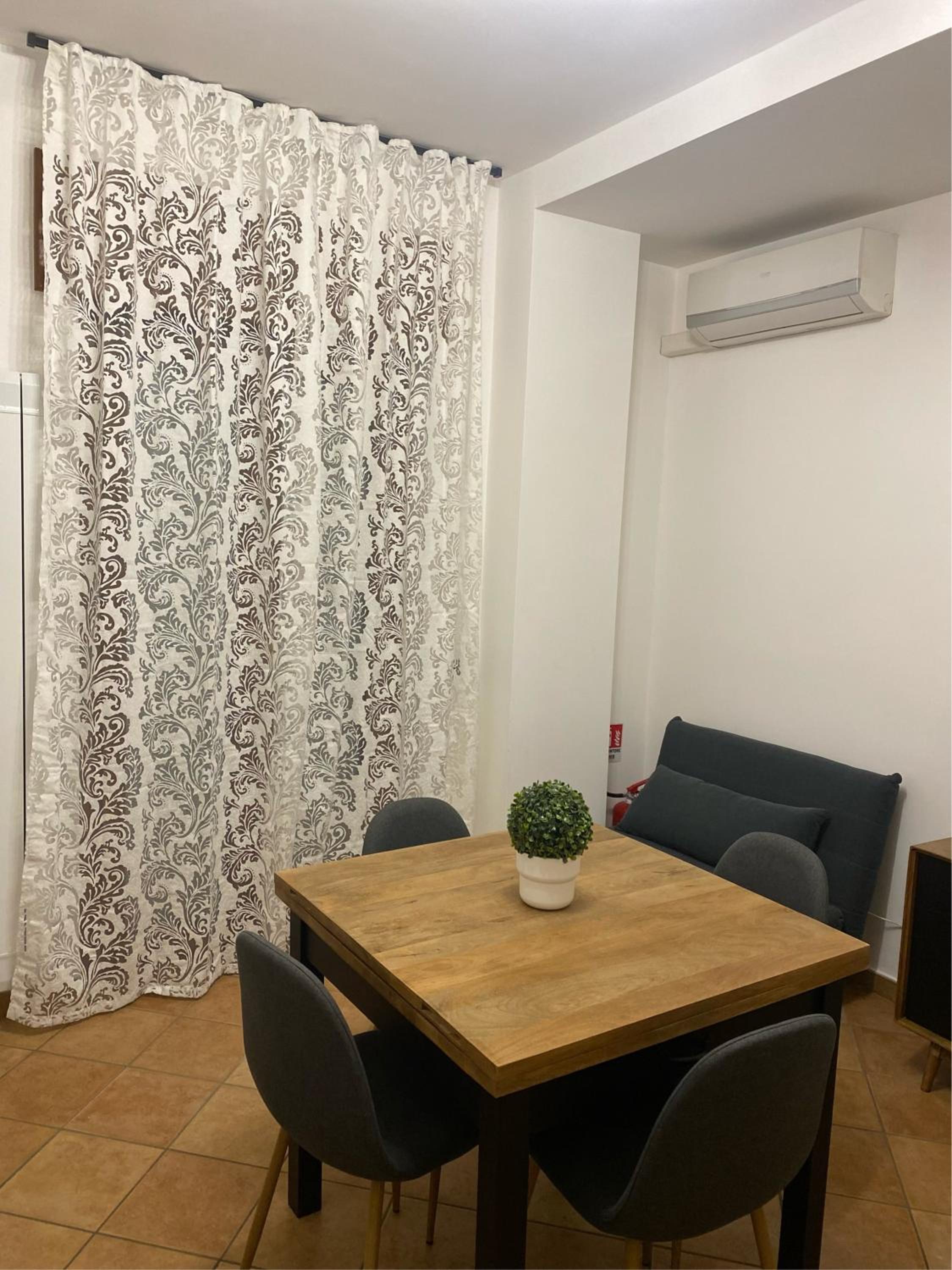 One-Bedroom Apartment photo 3