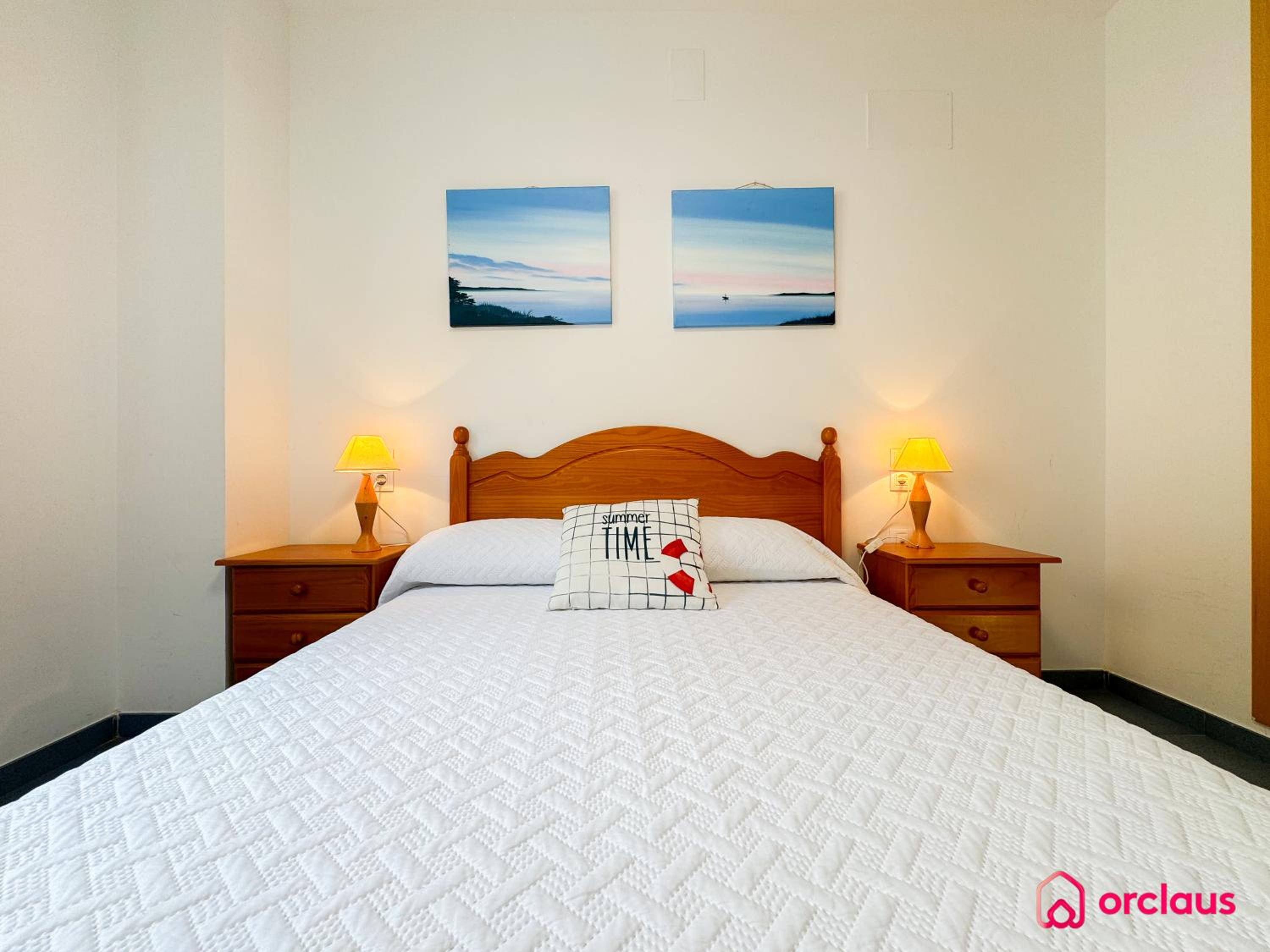 Apartamento de dos habitaciones con terraza y vista al mar