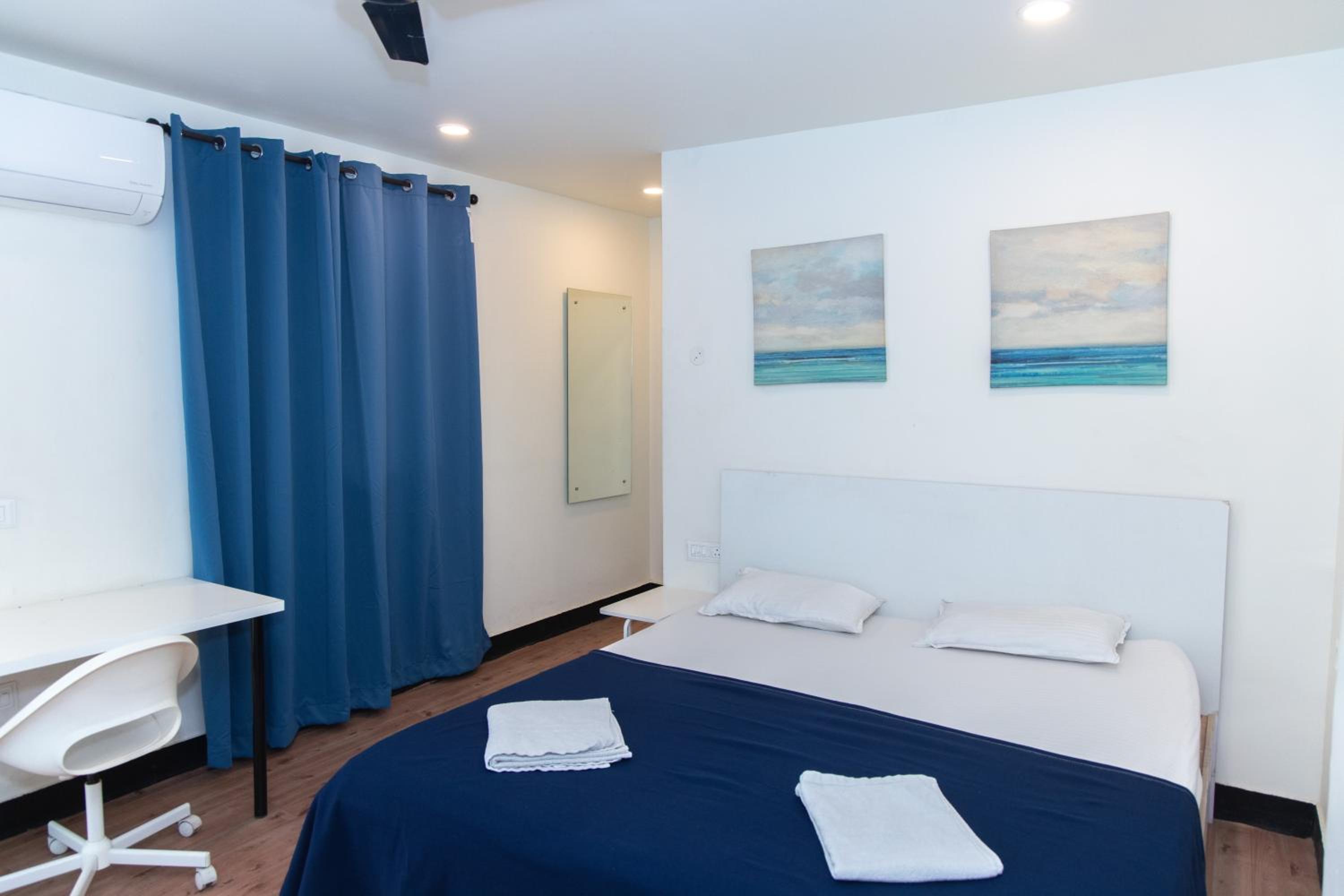 Deluxe King Room - Photo 1