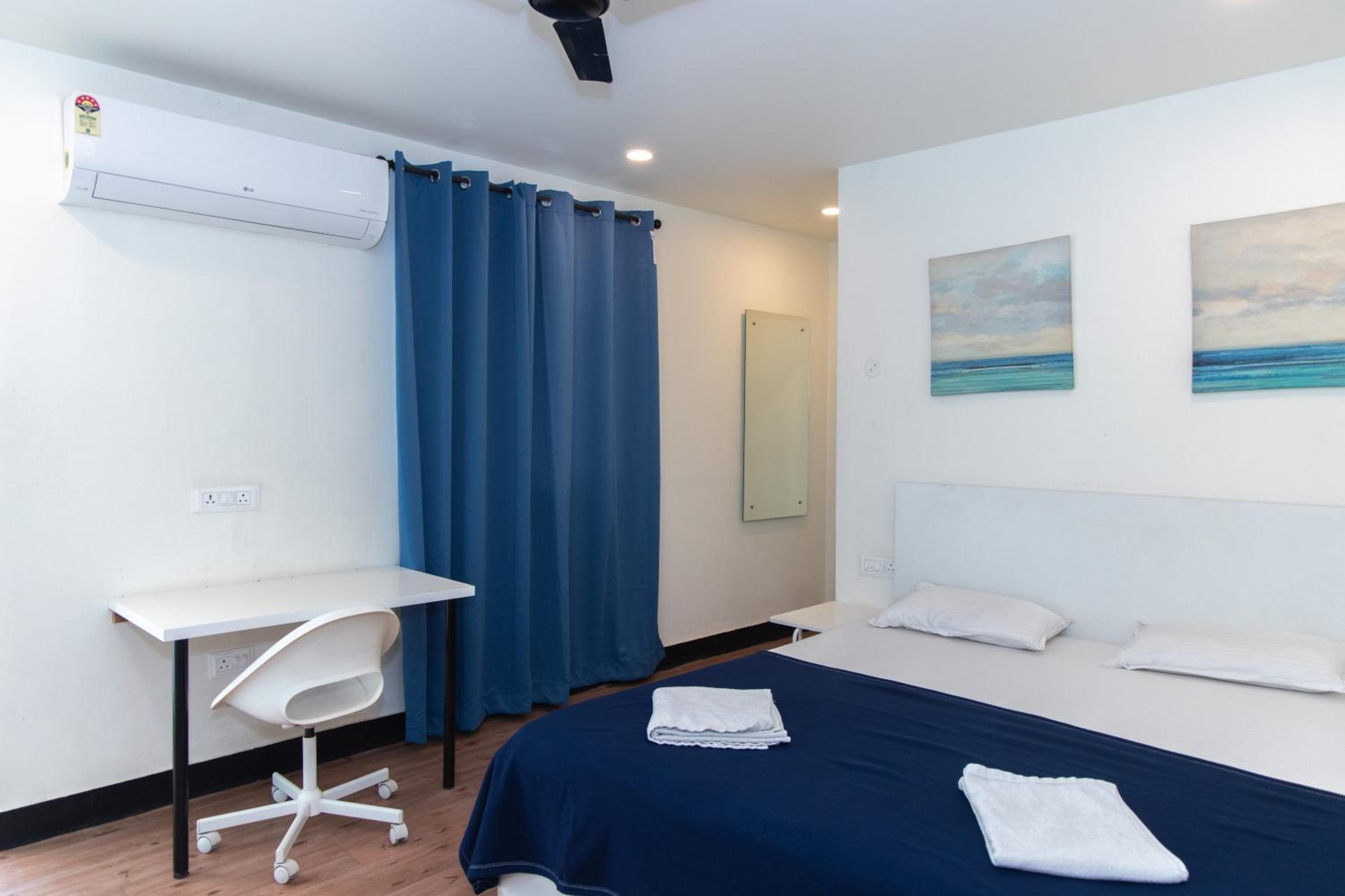 Deluxe King Room - Photo 5