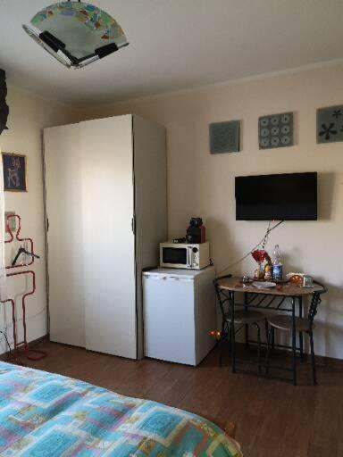 Large Double Room - Photo 6