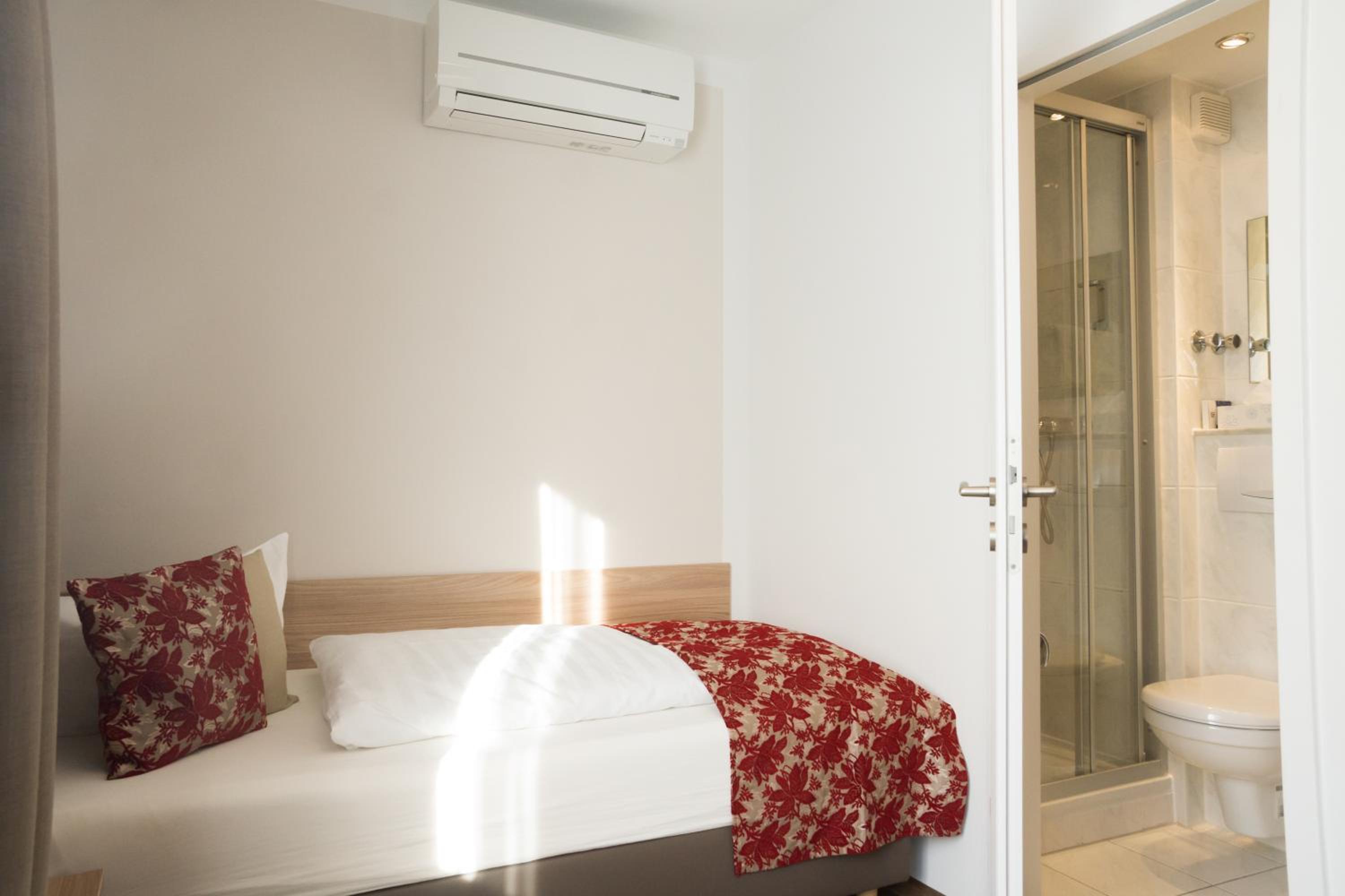 Business Single Room photo 2