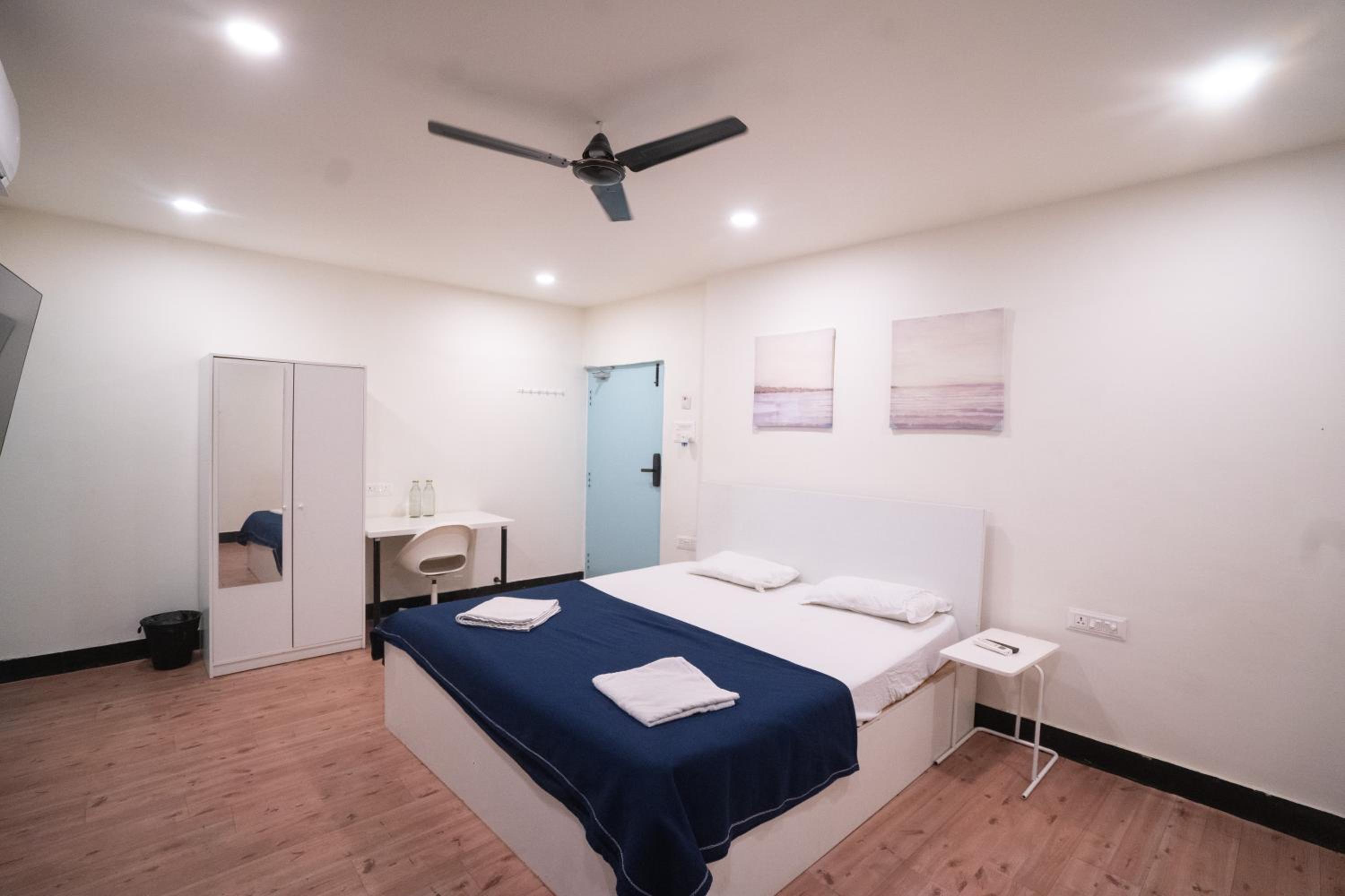 Superior King Room - Photo 8