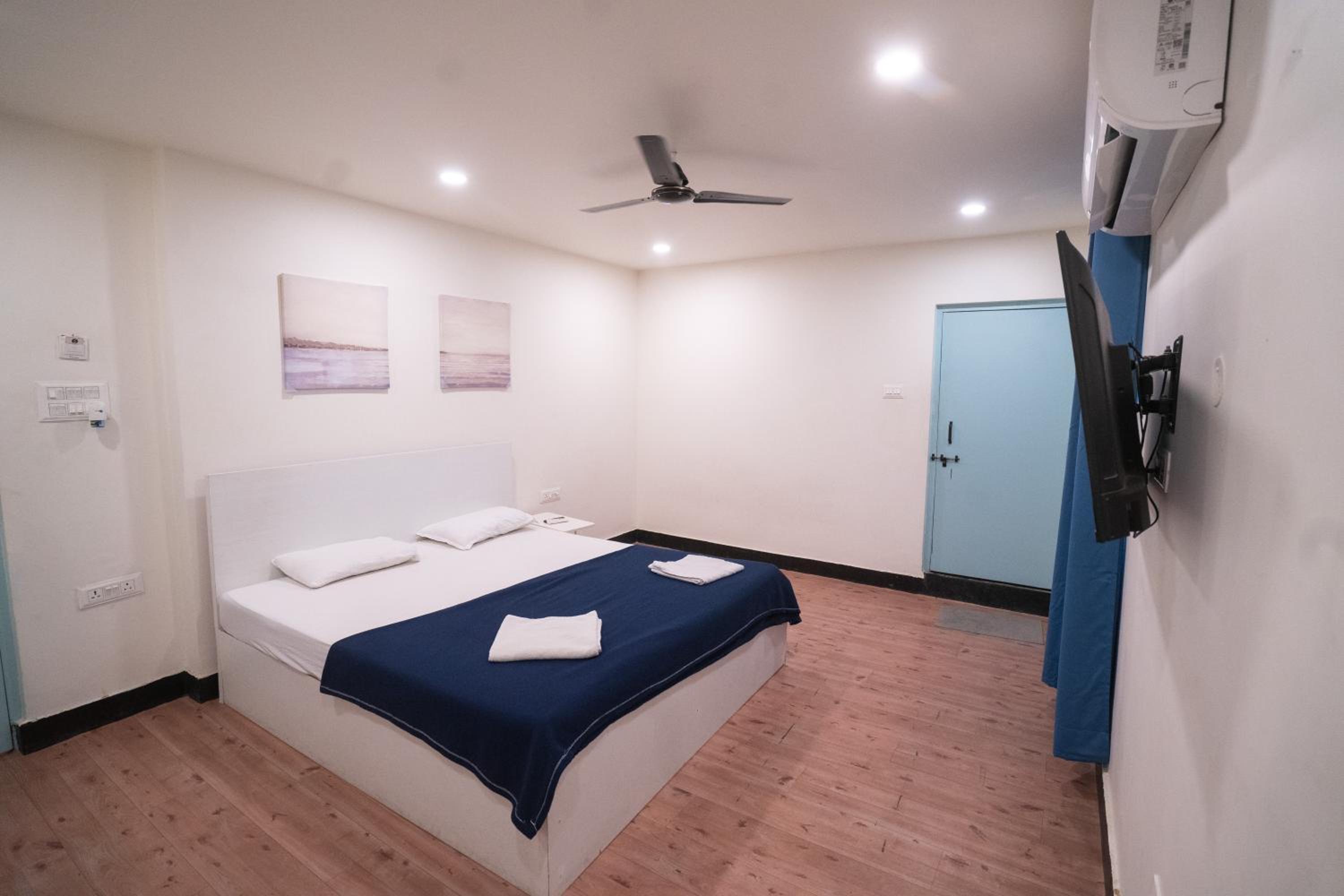 Superior King Room - Photo 1