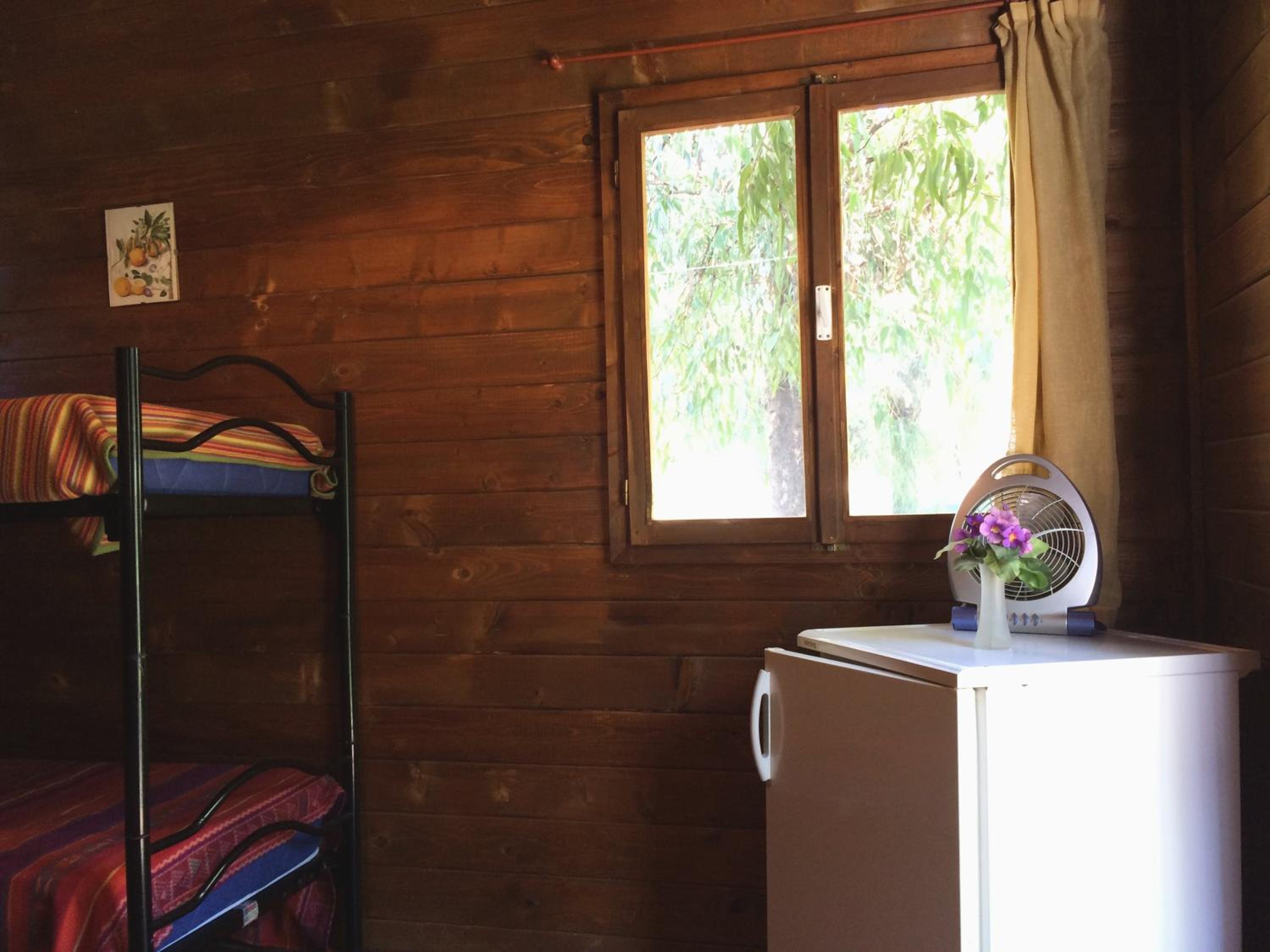 Bungalow with Shared Bathroom photo 3