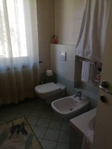 Large Double Room - Photo 4