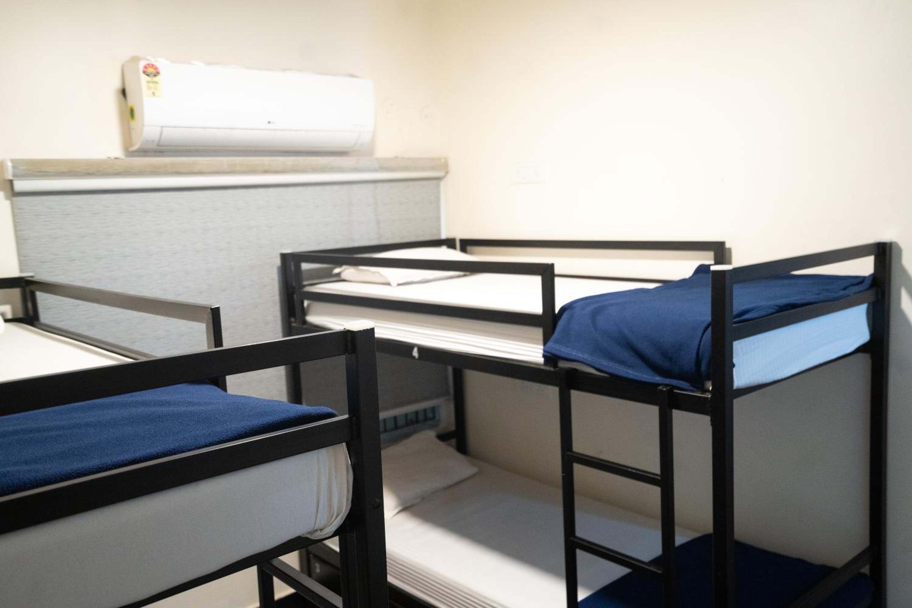 Bed in 10-Bed Mixed Dormitory Room photo 3