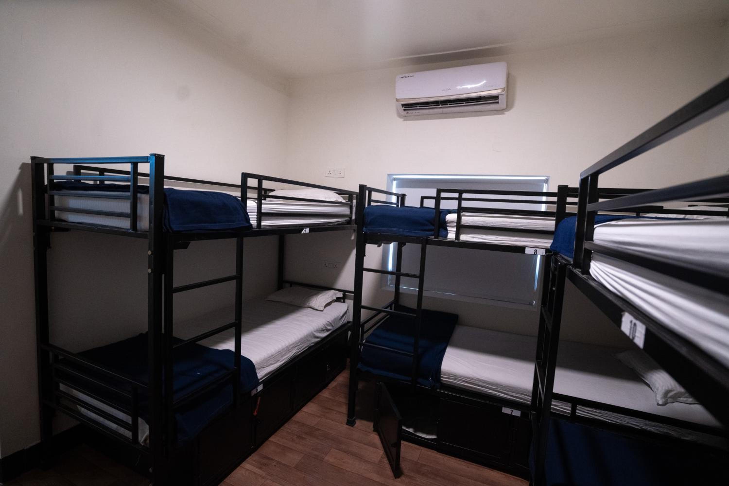 Bed in 10-Bed Mixed Dormitory Room photo 2