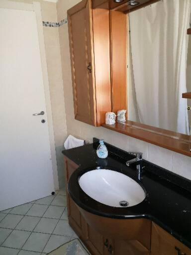 Large Double Room - Photo 8