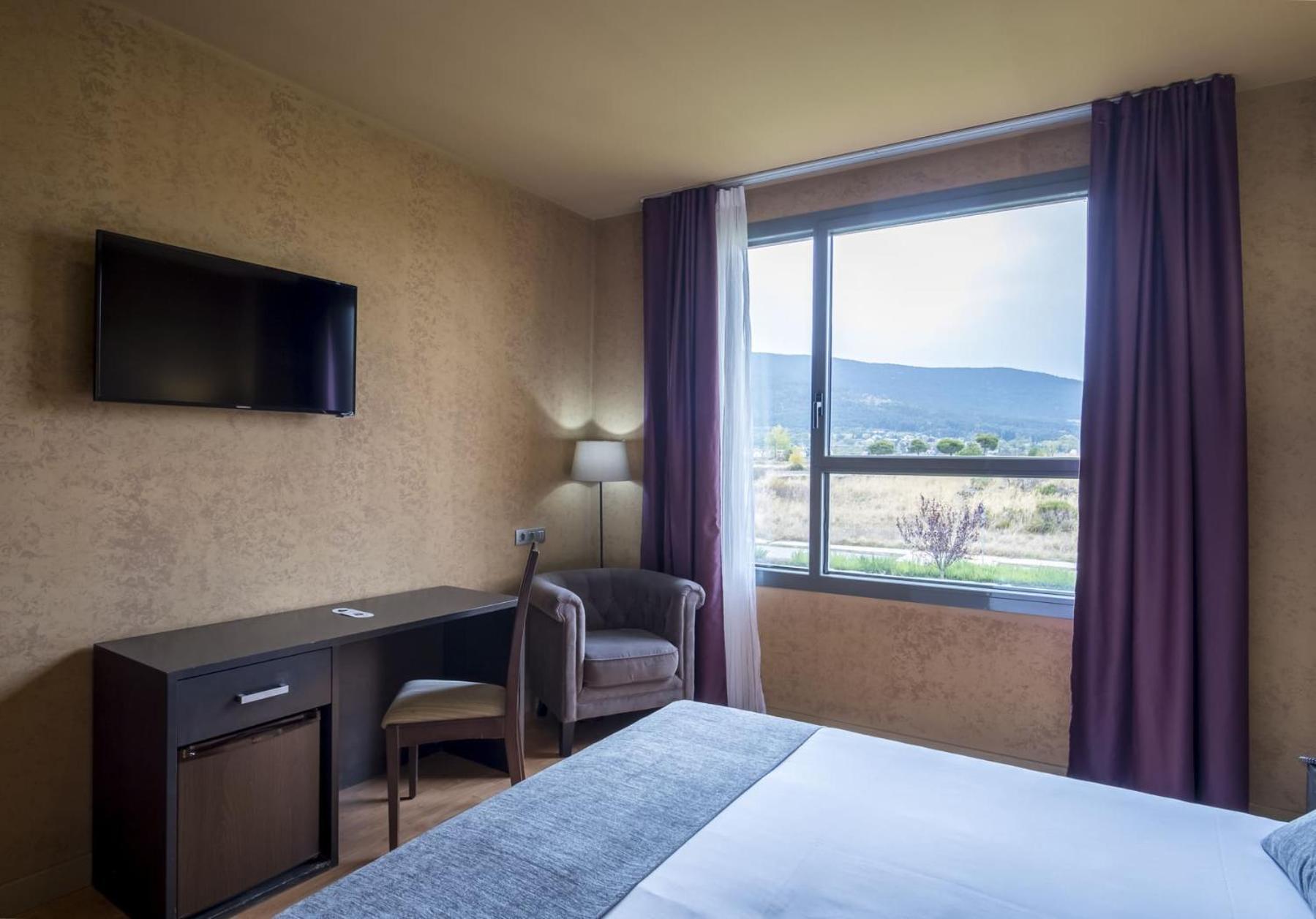 Double Room - Photo 5
