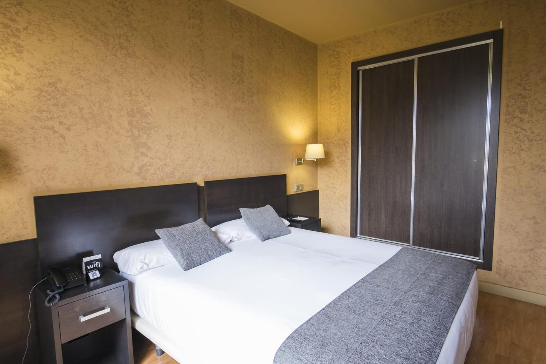 Double Room - Photo 4