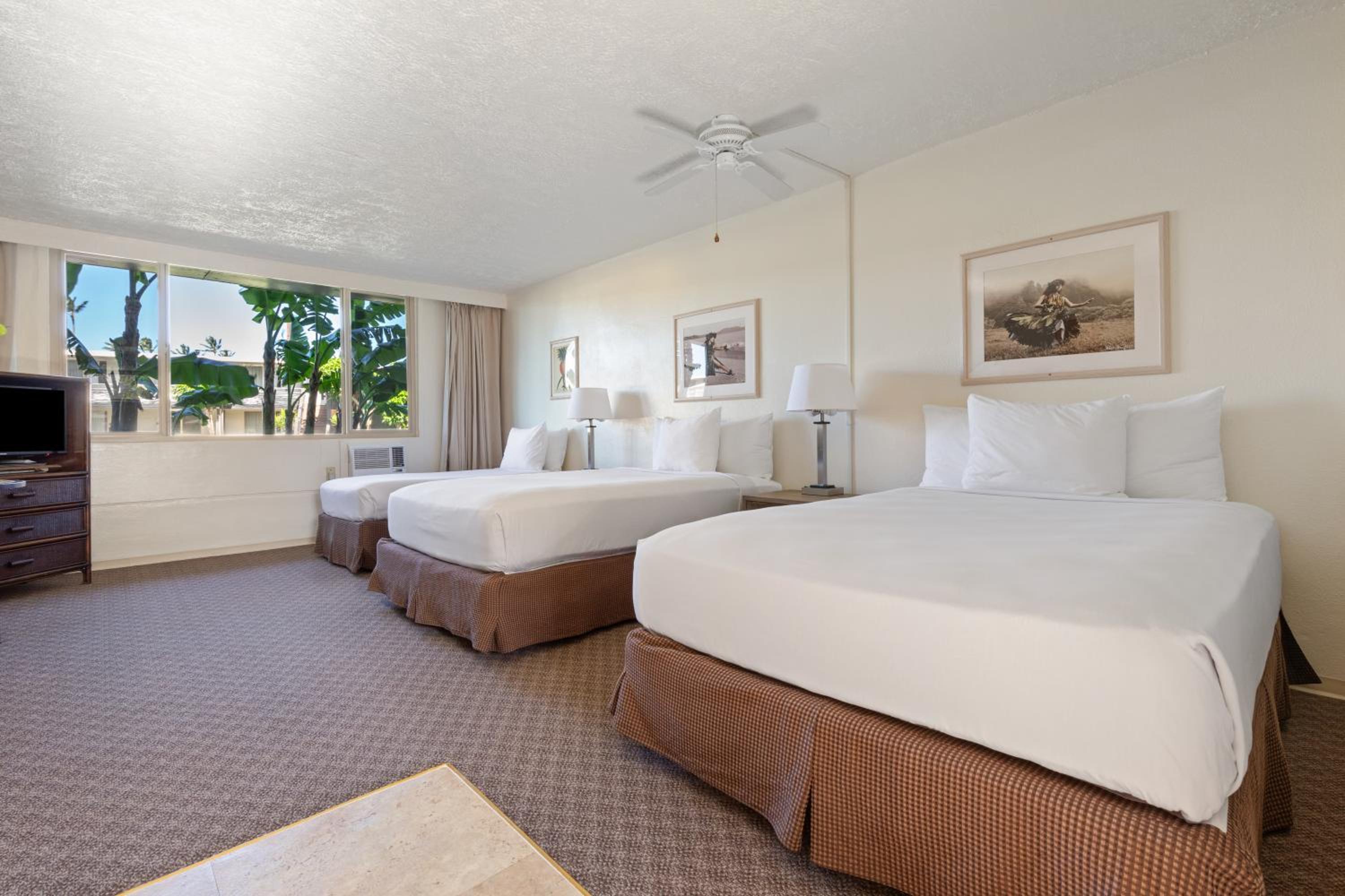  Poolside Three Beds  - Photo 2