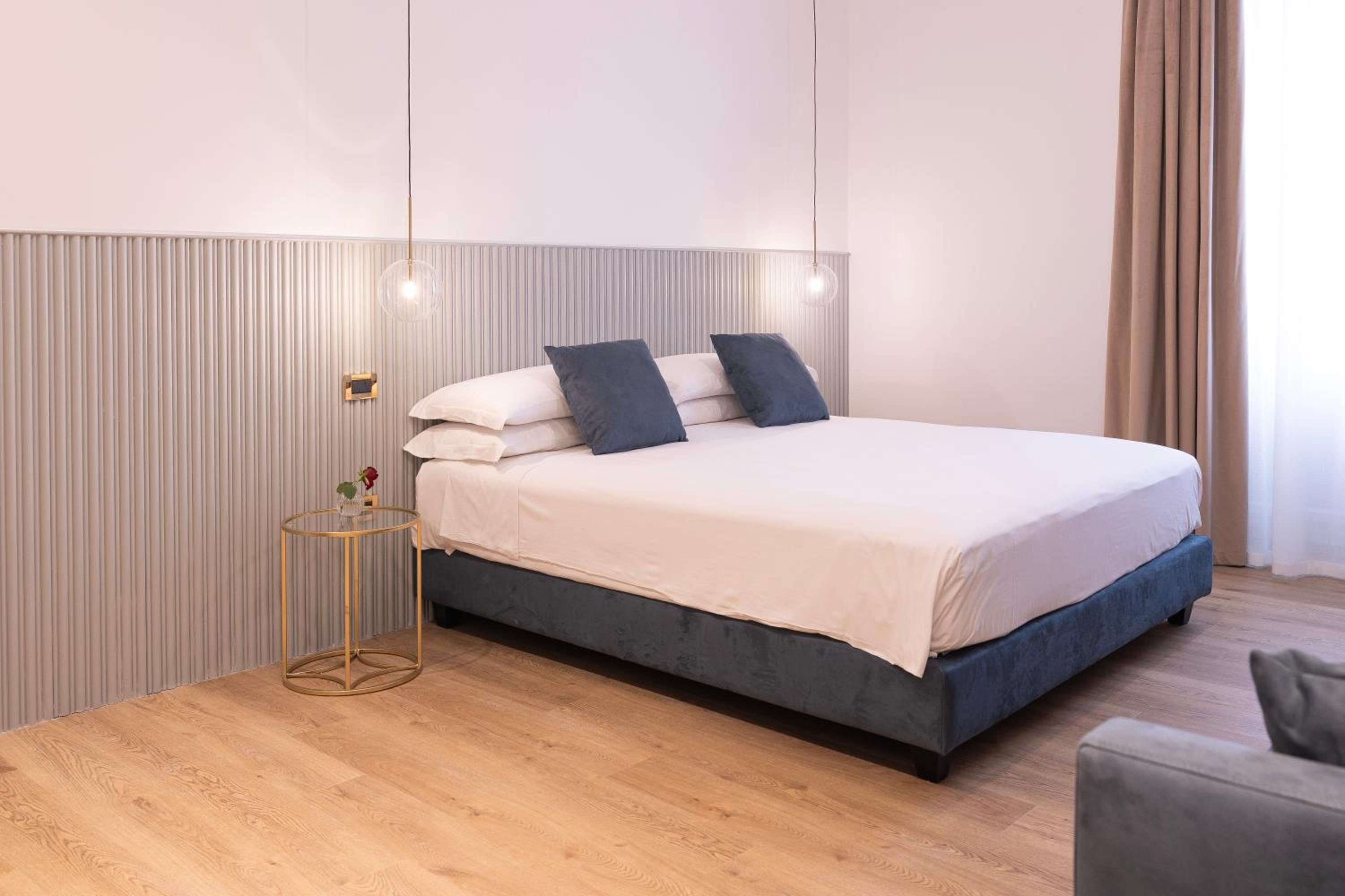 Deluxe King Room photo 1