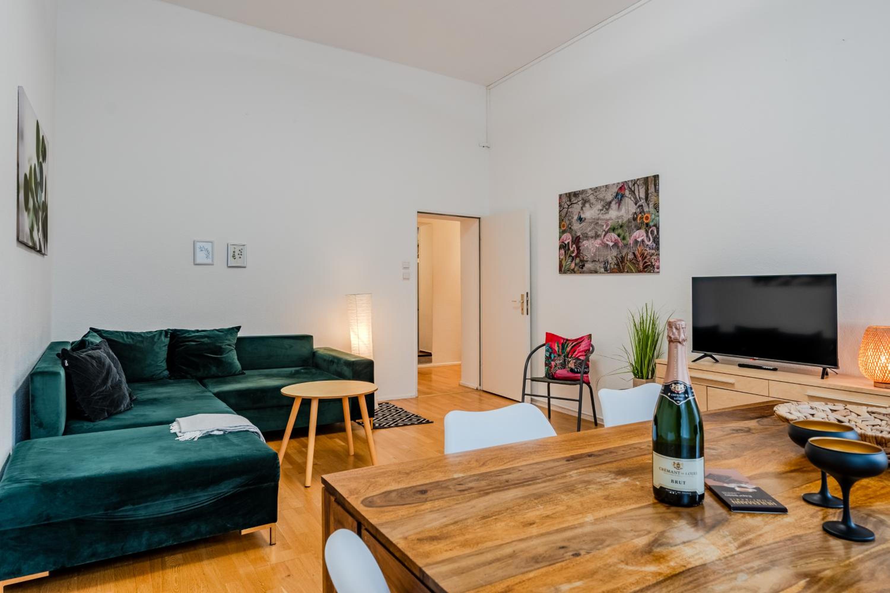 Three-Bedroom Standard Apartment photo 2
