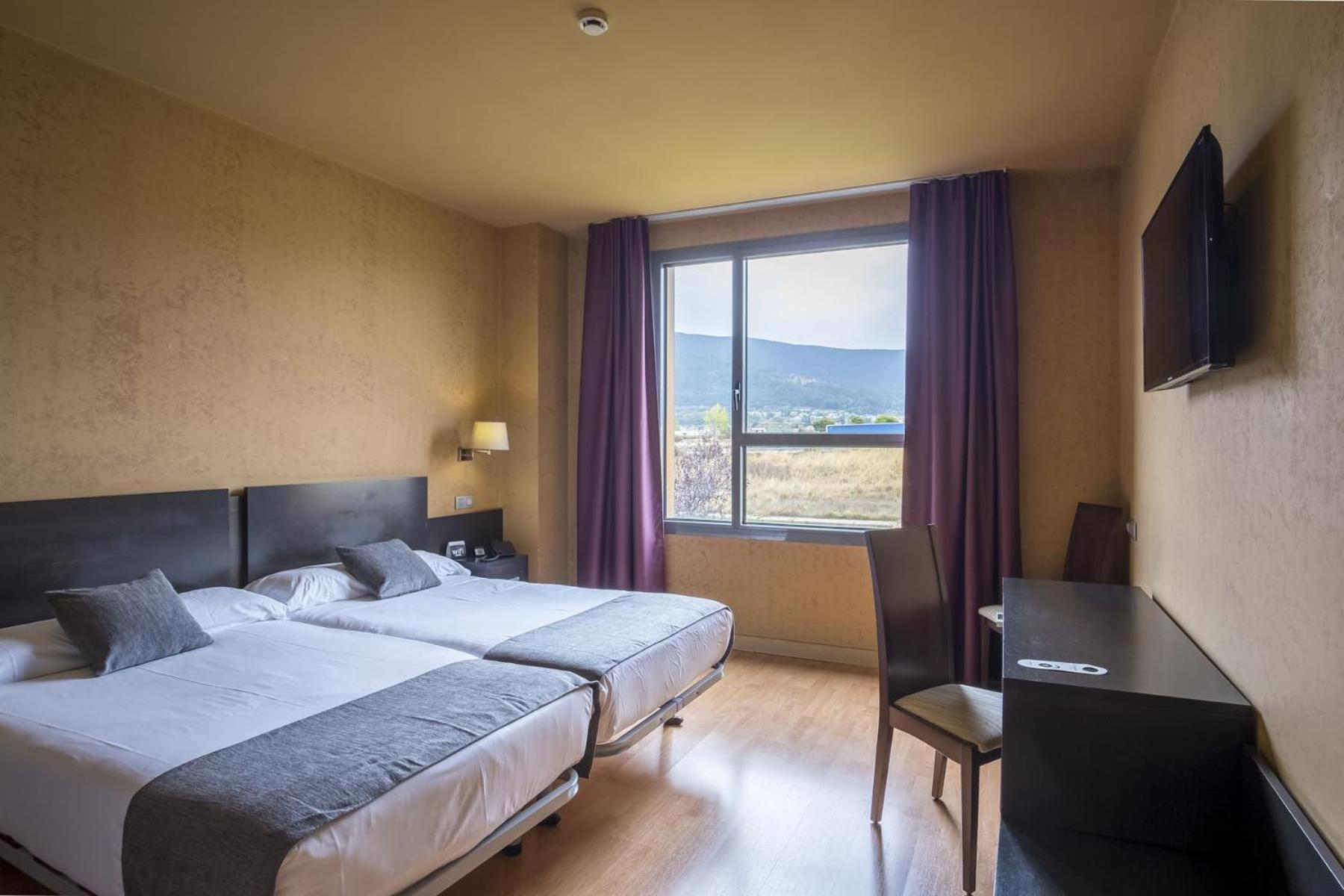 Twin Room - Photo 7
