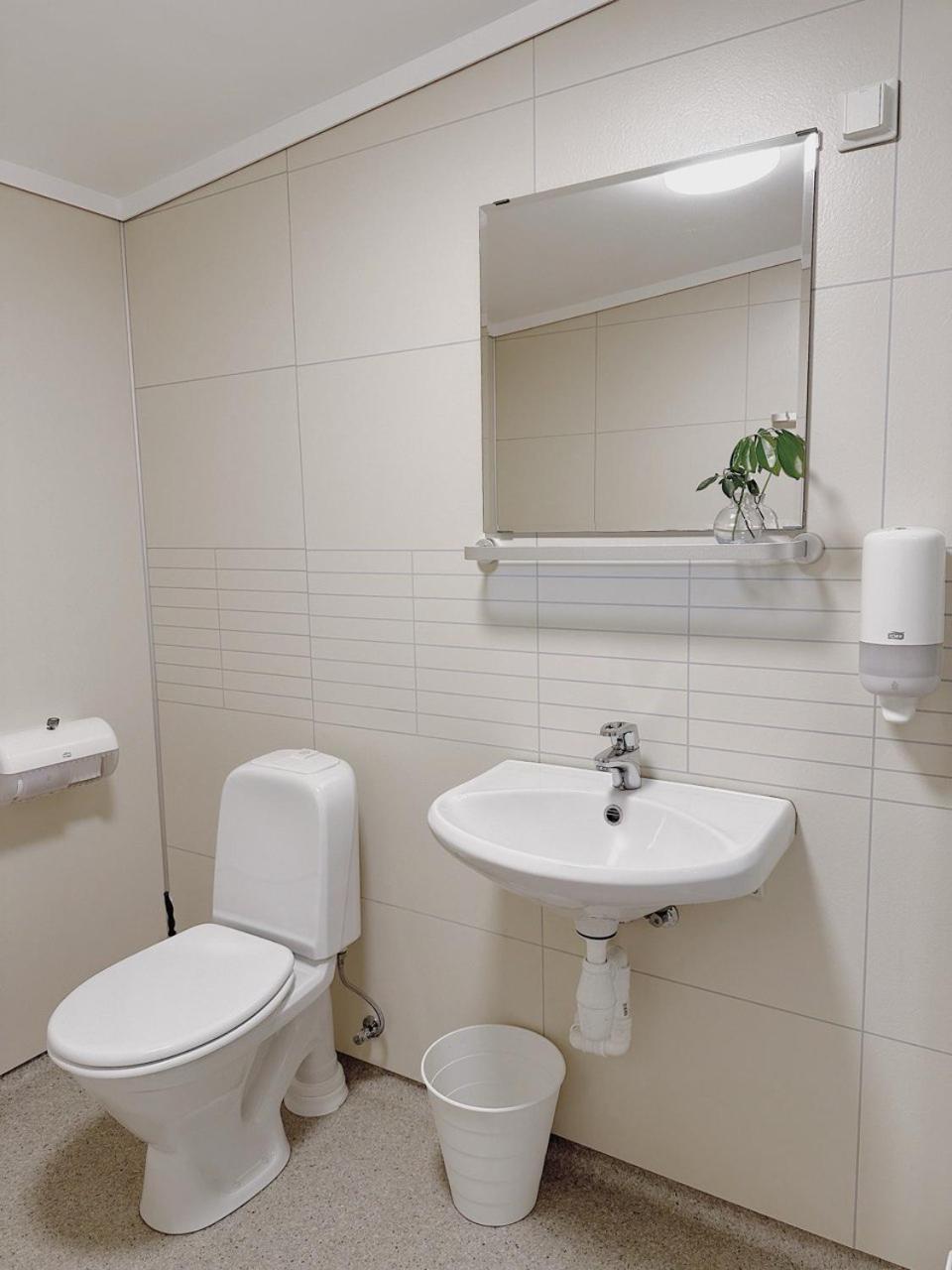 Double or Twin Room with Private Bathroom photo 3