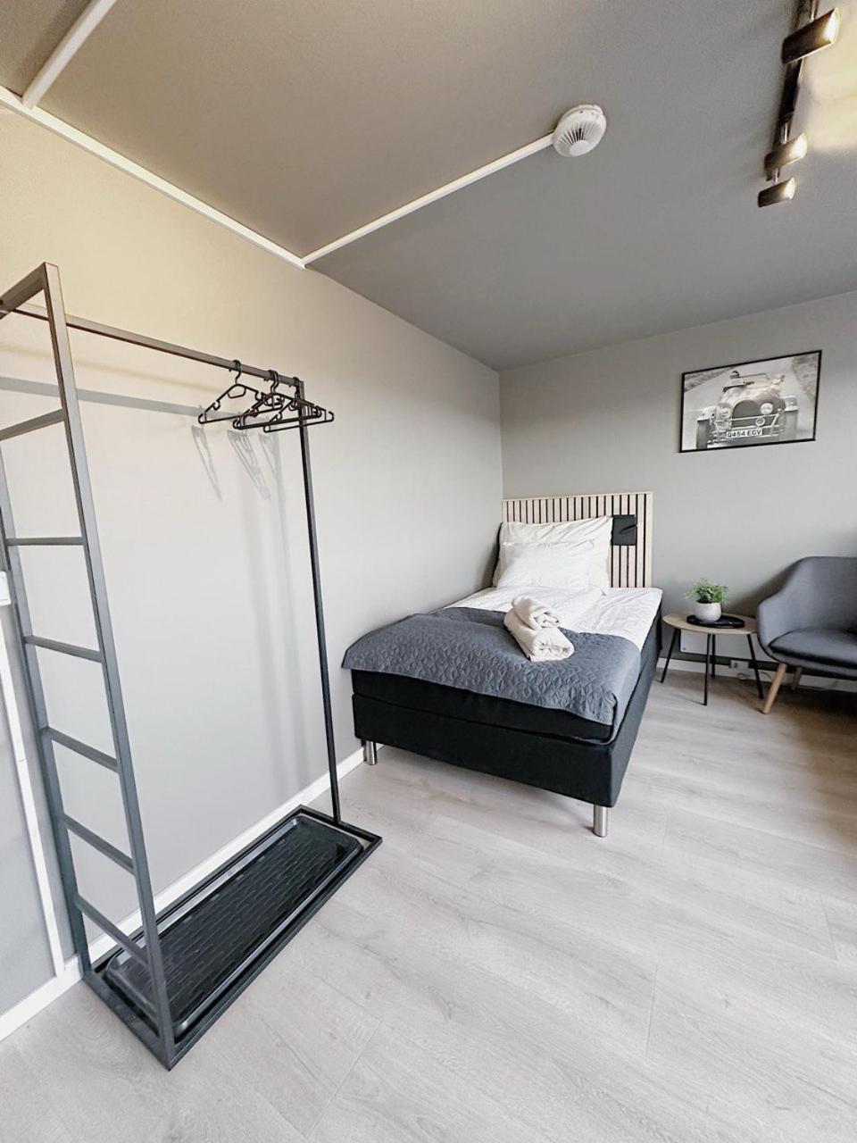 Single Room with Private Bathroom photo 3