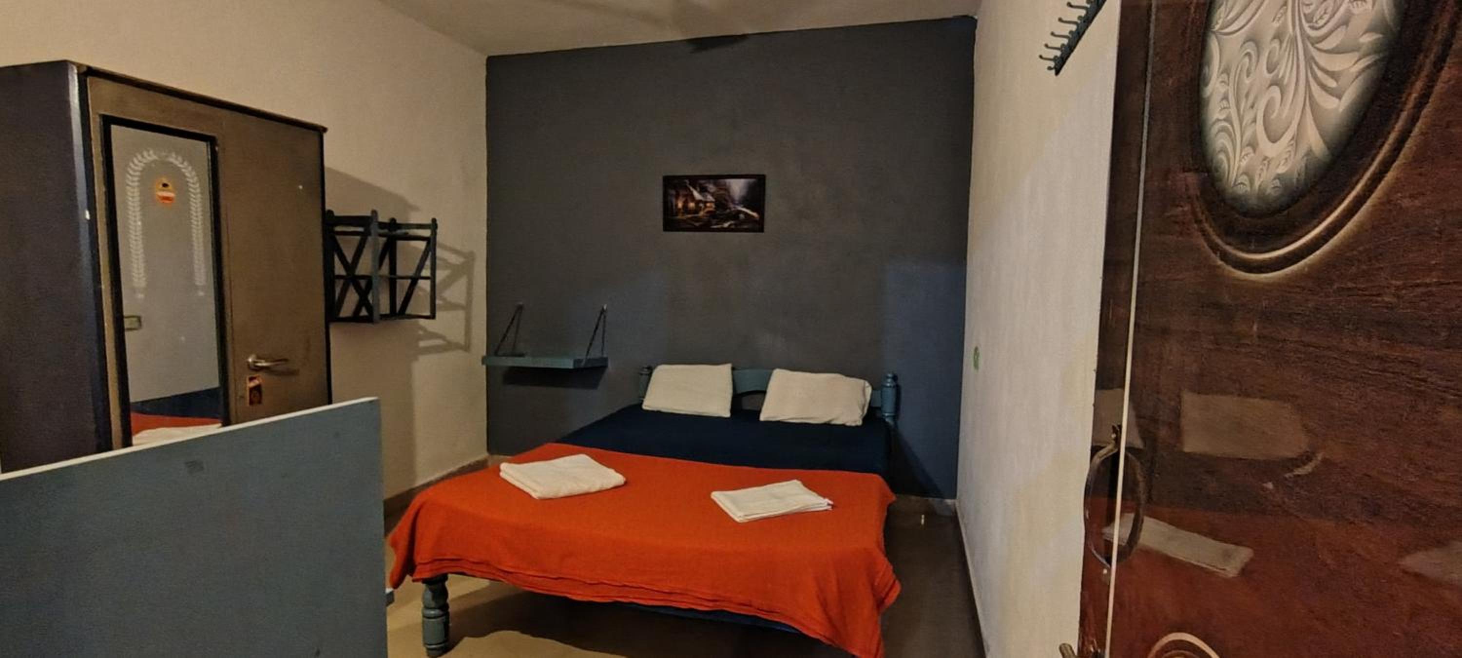 Apartment With Balcony photo 3
