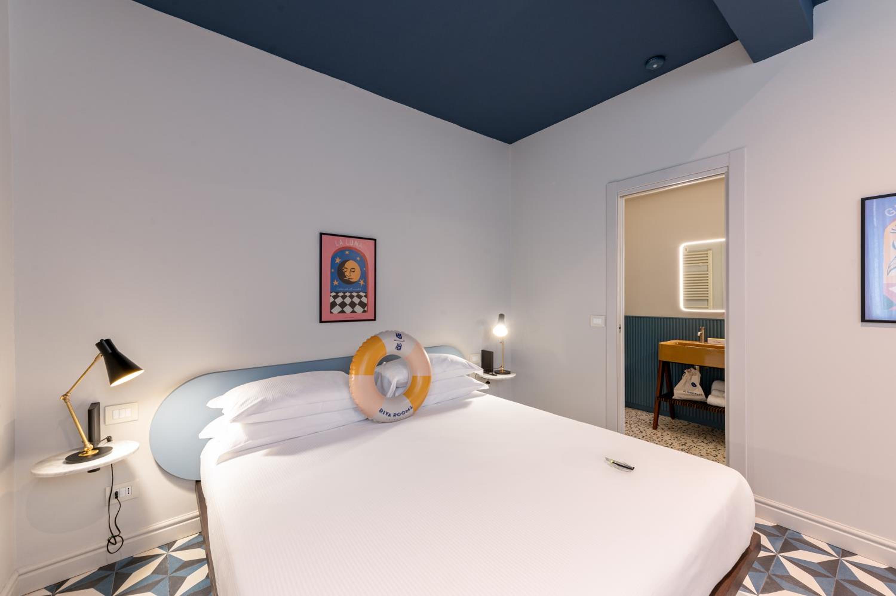 Standard King Room photo 1
