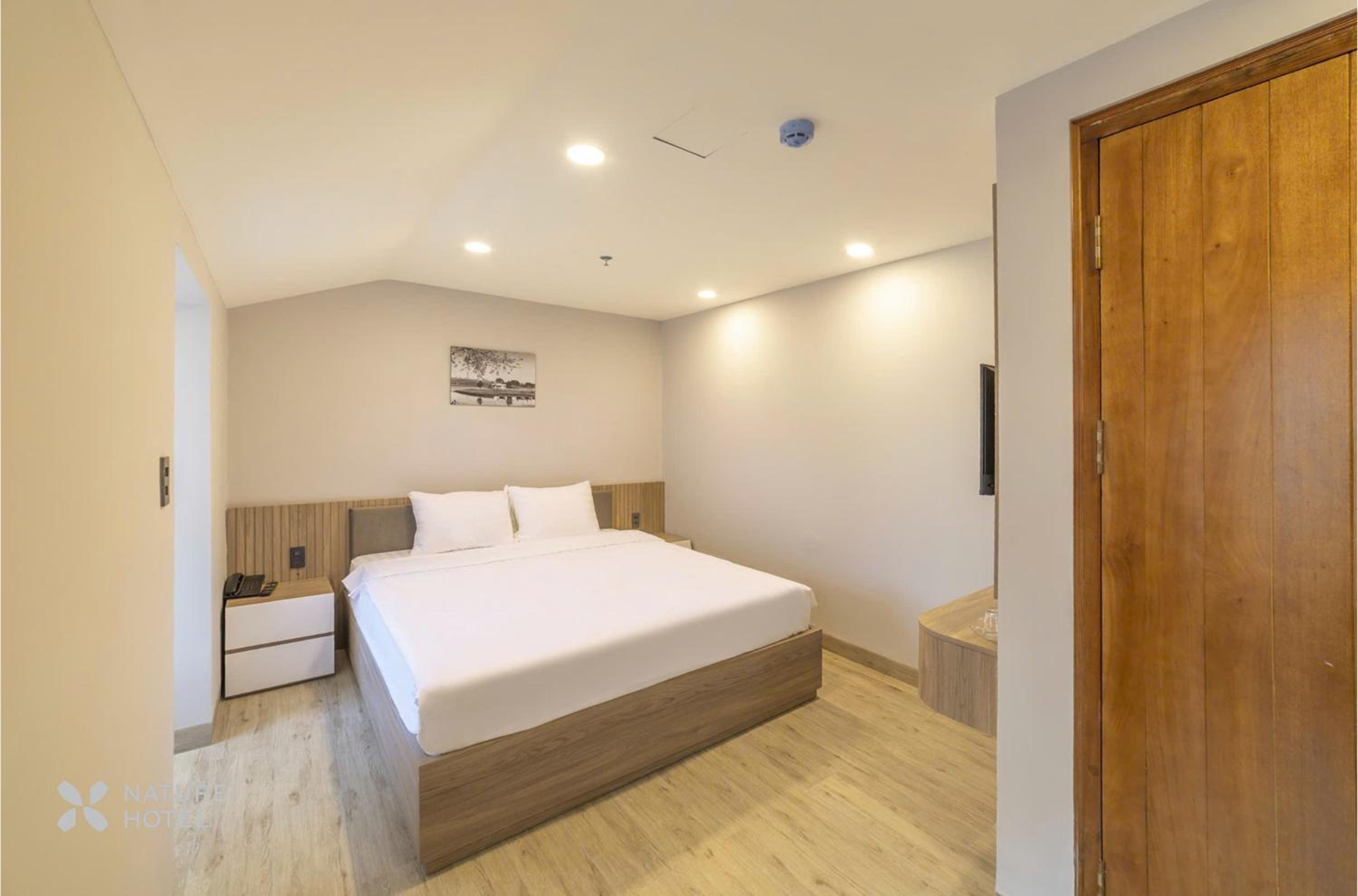 Standard King Room photo 2