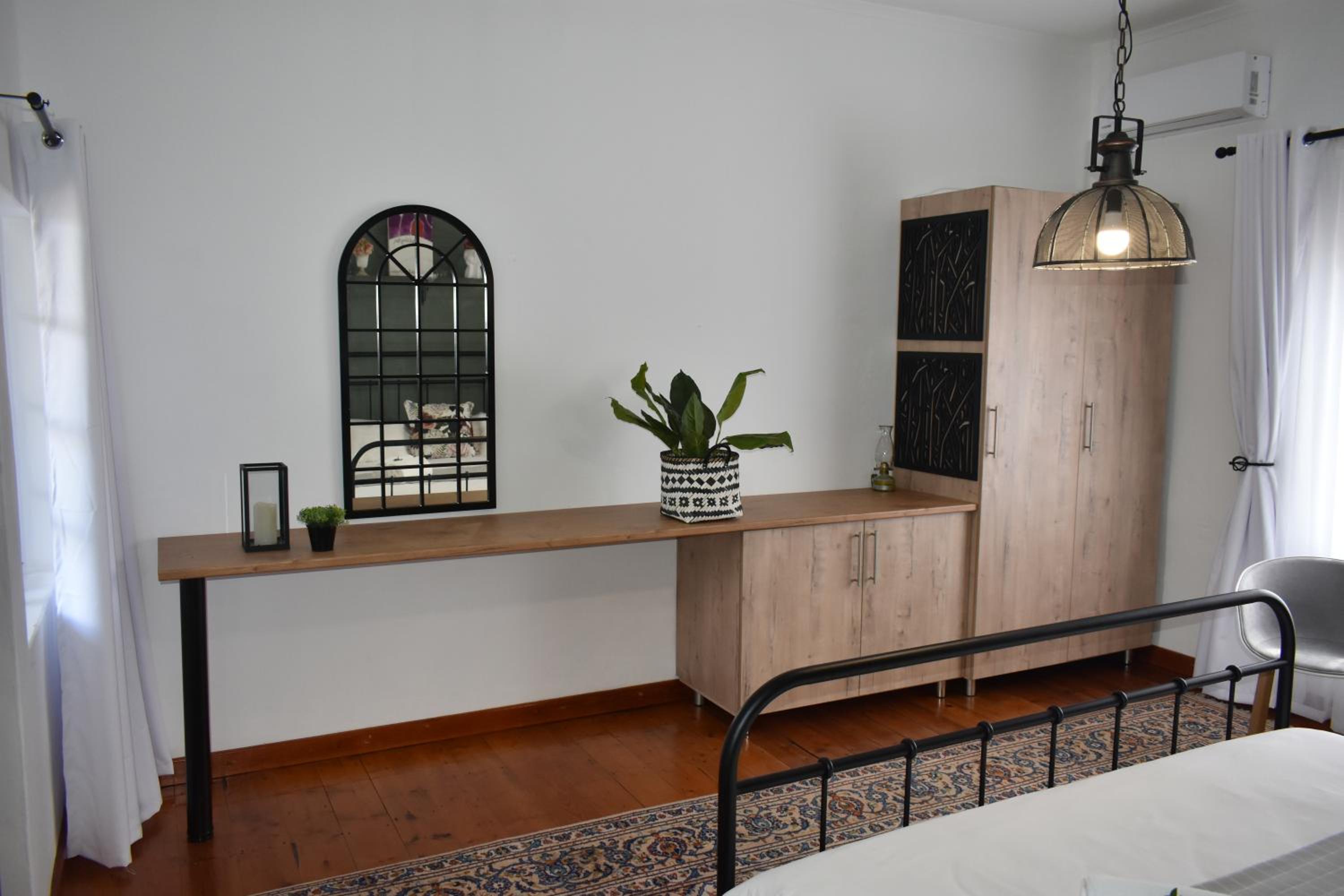 Deluxe King Room - Photo 1