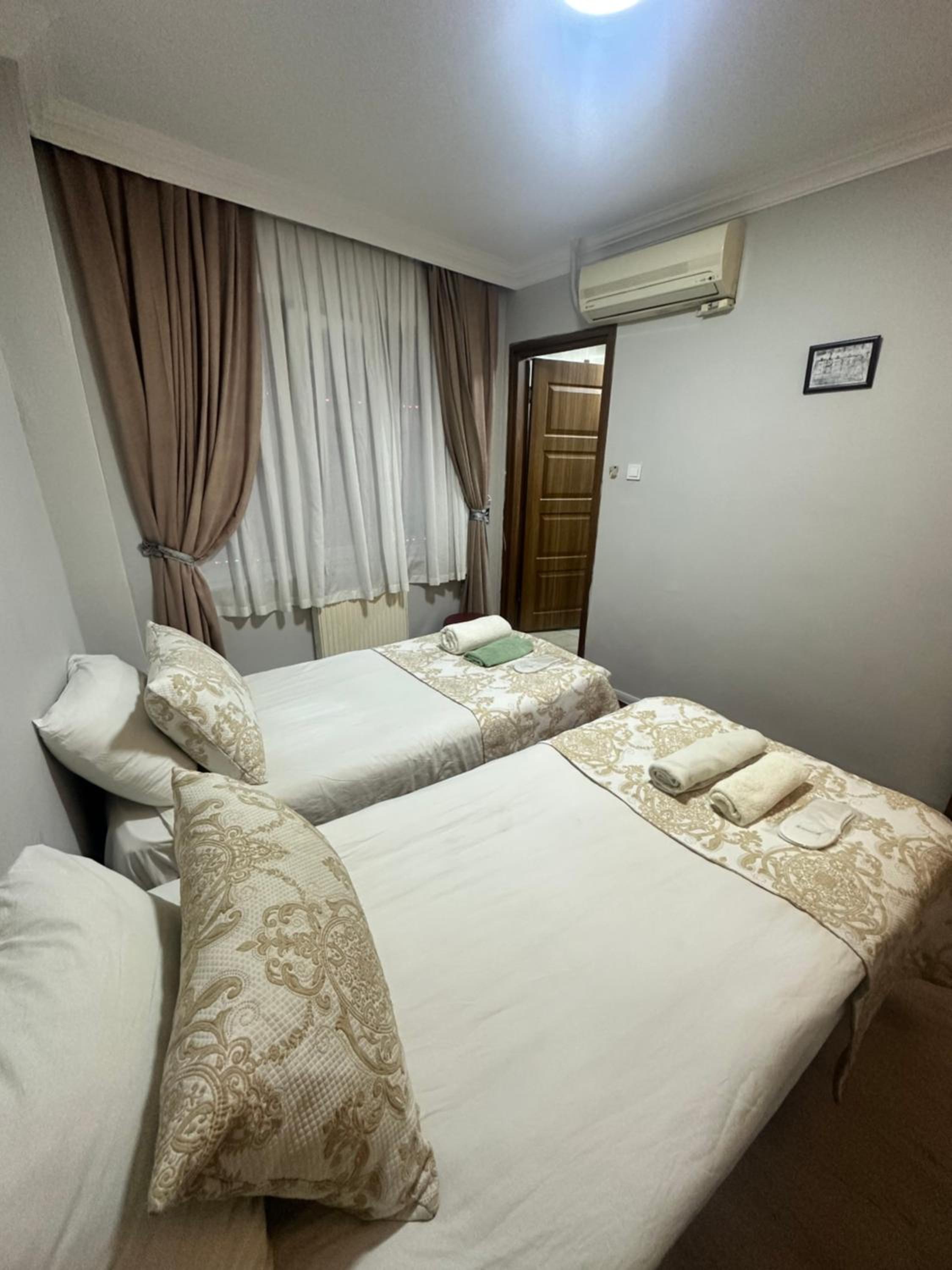 Single Room with Private Bathroom photo 3