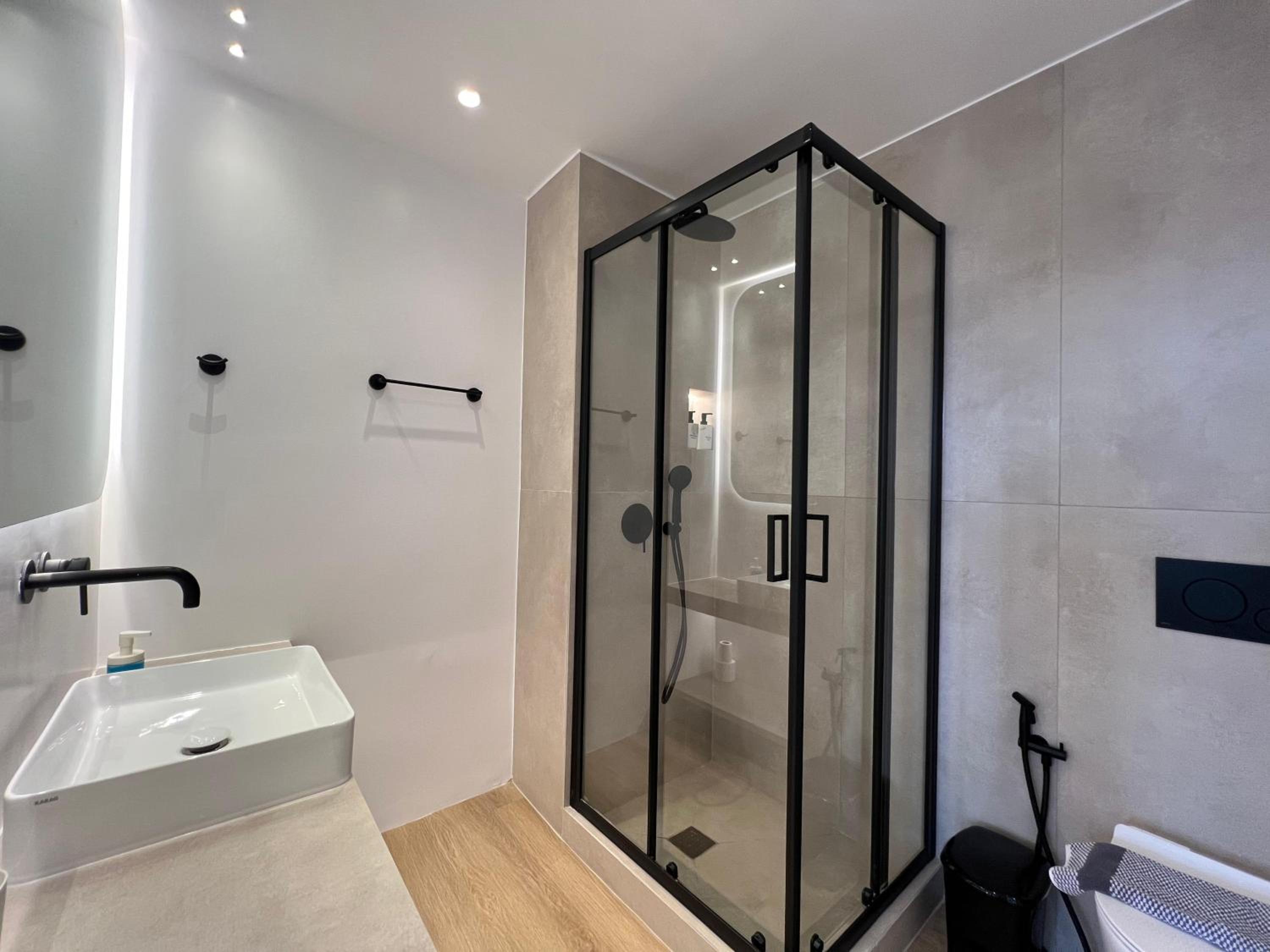 Two-Bedroom Deluxe Apartment with Balcony photo 1