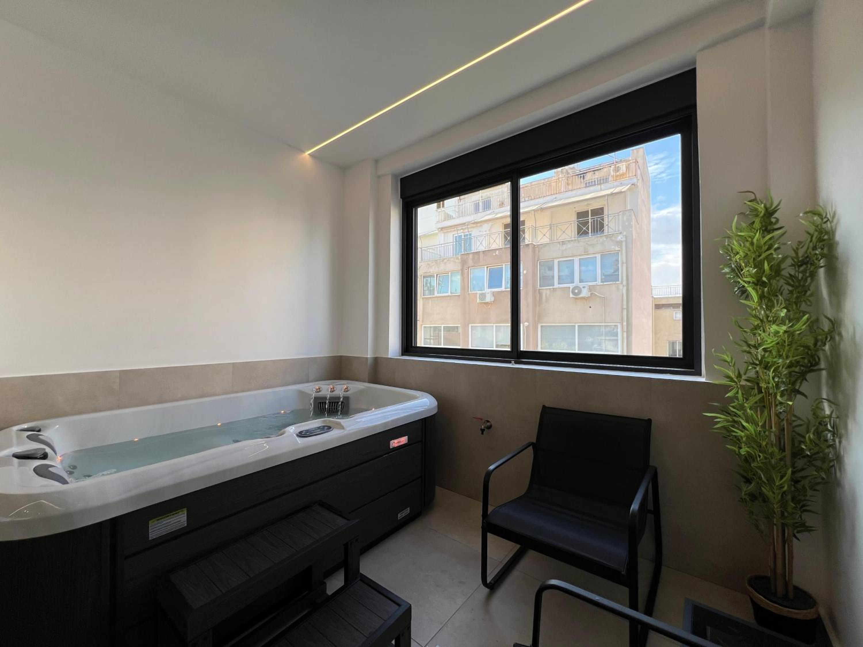 Two-Bedroom Deluxe Apartment photo 3