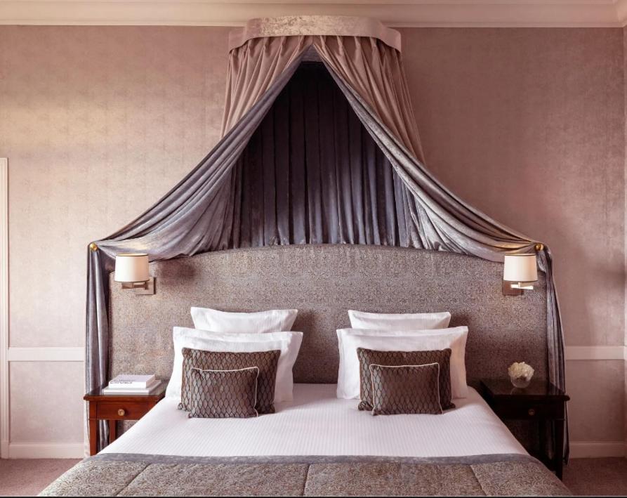 Deluxe Room with Sea View - Photo 5