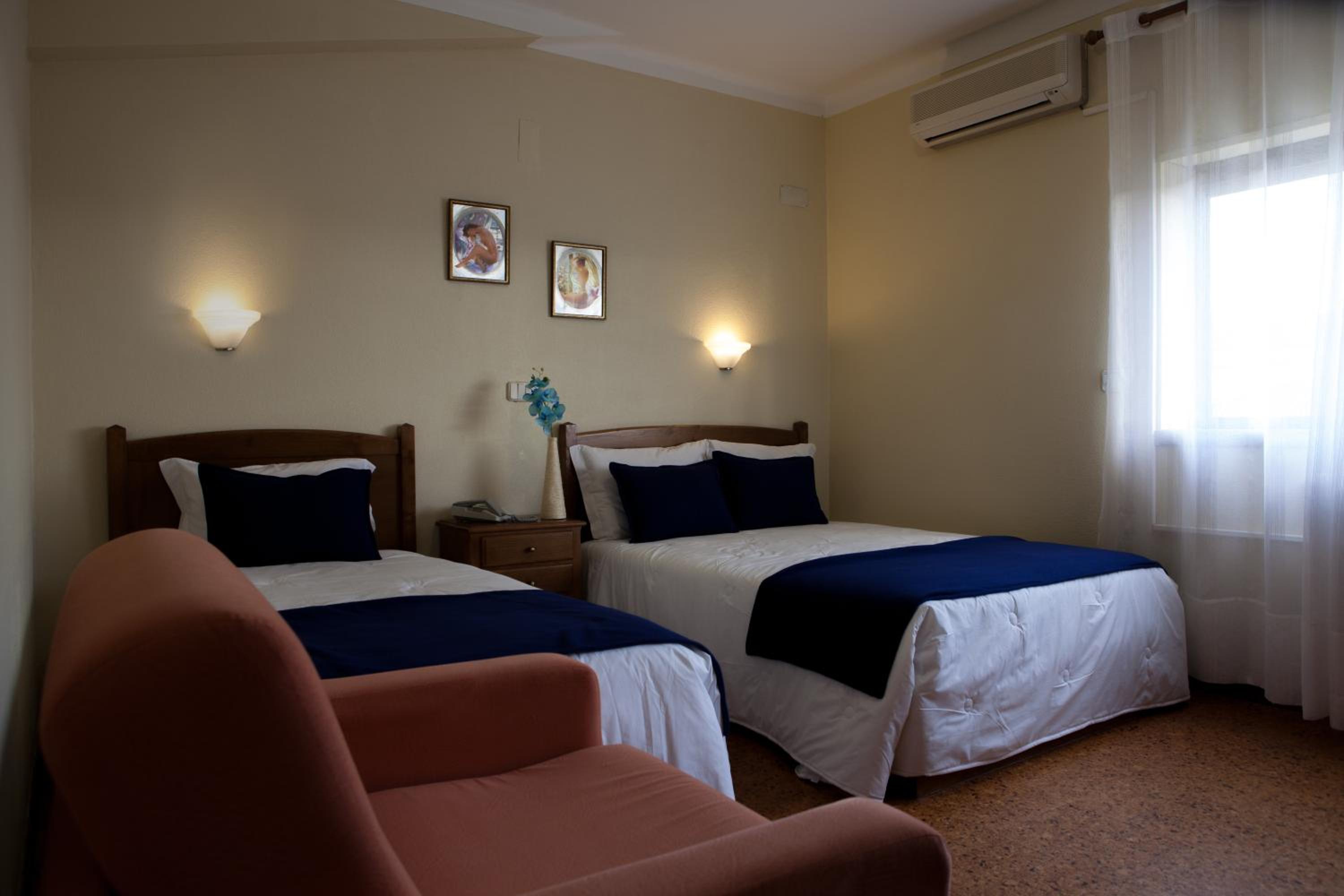 Triple Room - Photo 6