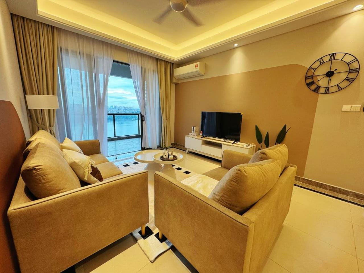 Three-Bedroom Apartment with Ocean View